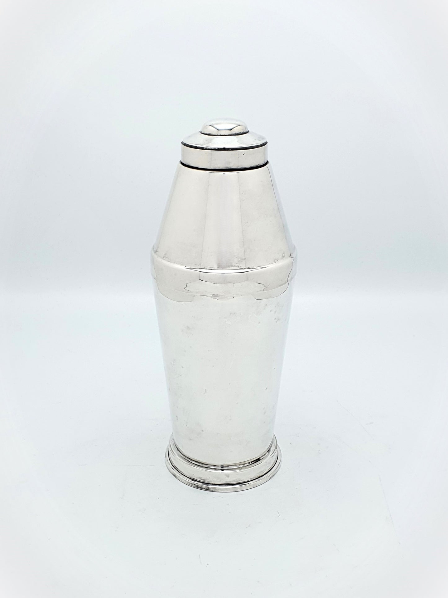 精美的装饰艺术镀银鸡尾酒调酒器 – 约 1930 年