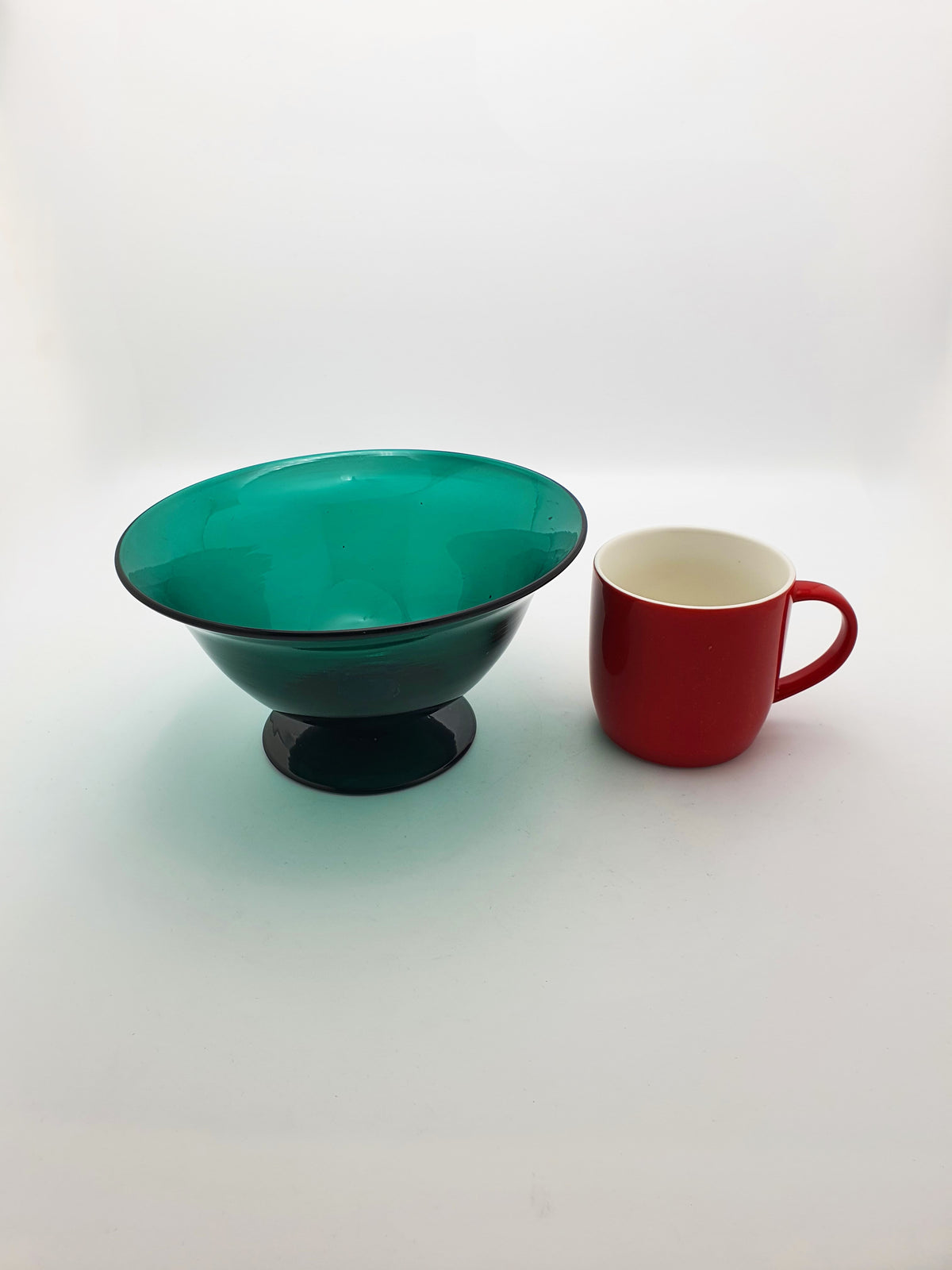 Nice Antique Georgian Emerald Green Glass Footed Bowl – circa 1820