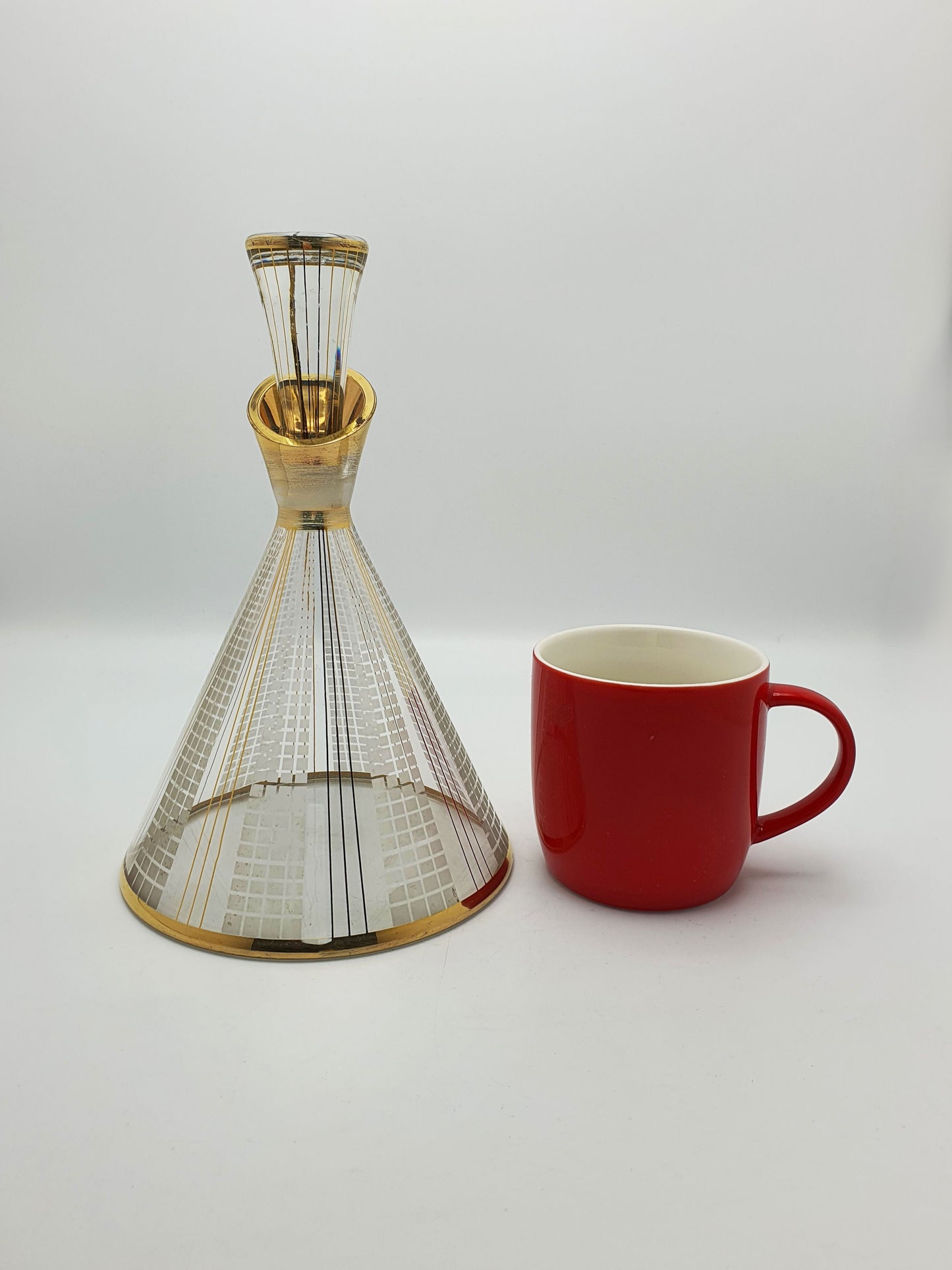 Mid-Century Modern Art Glass Decanter with Gold Detailing – circa 1960