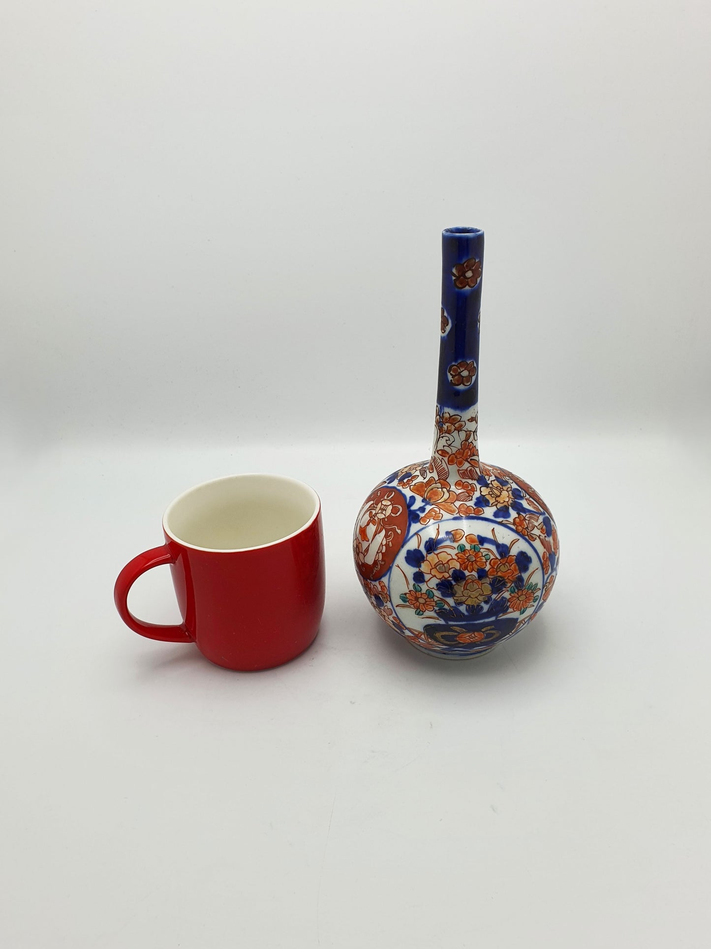 Lovely Antique Japanese Imari Slender Neck Vase – circa 1900