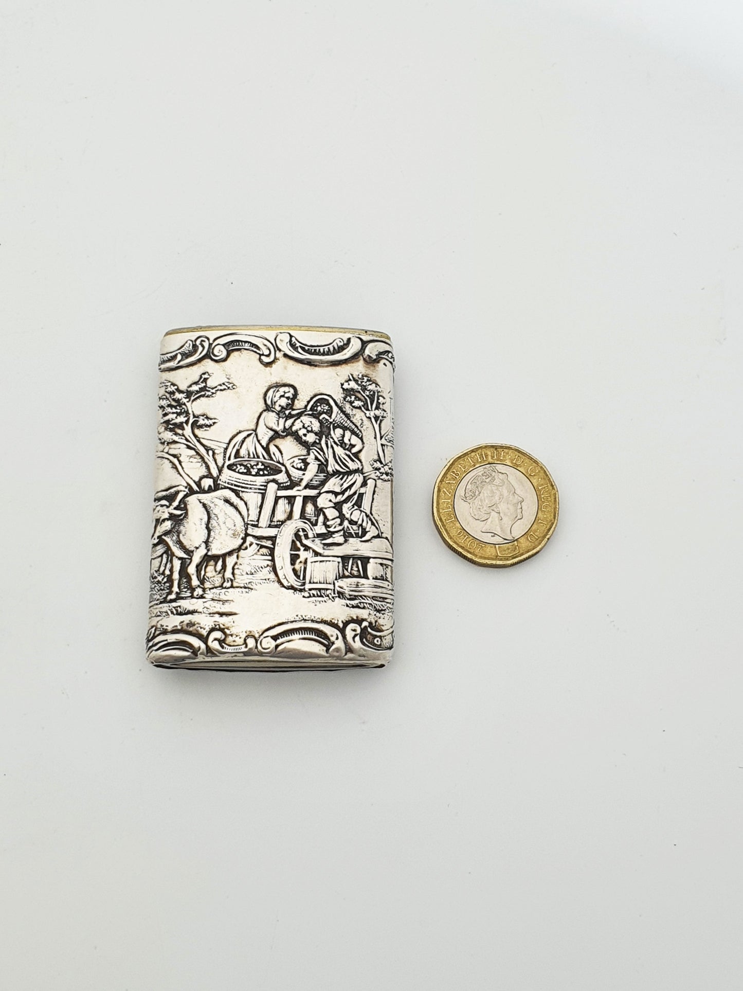 Continental 800 Silver Sleeved Vesta Case With Scenic Relief – circa 1900