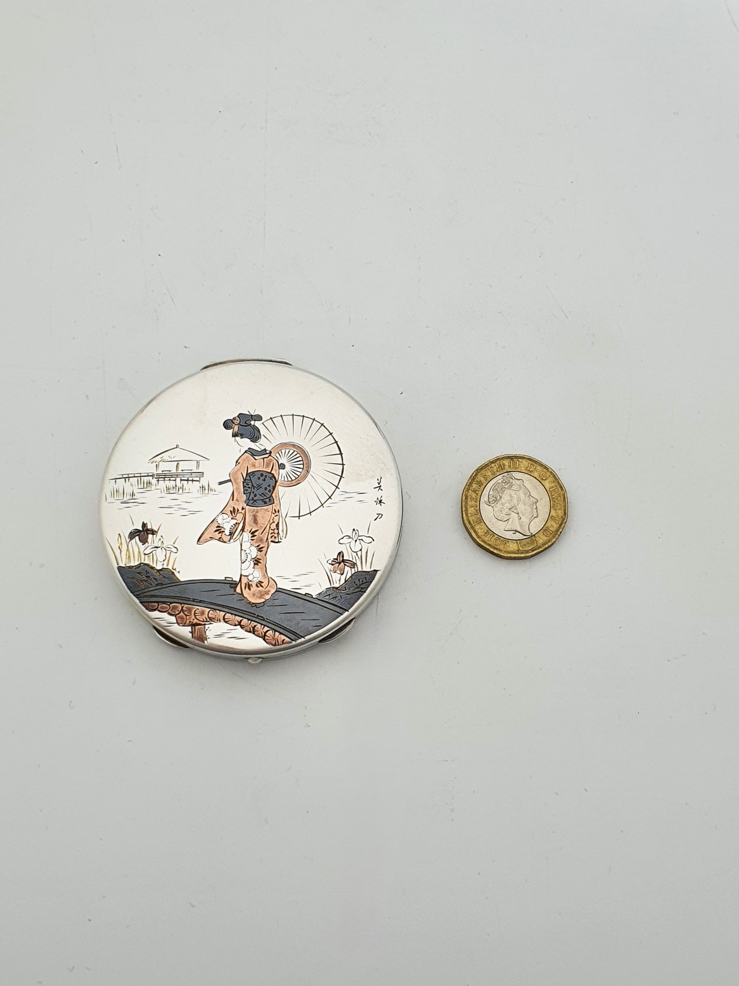 Antique Sterling Silver Japanese Geisha Powder Compact – circa 1920