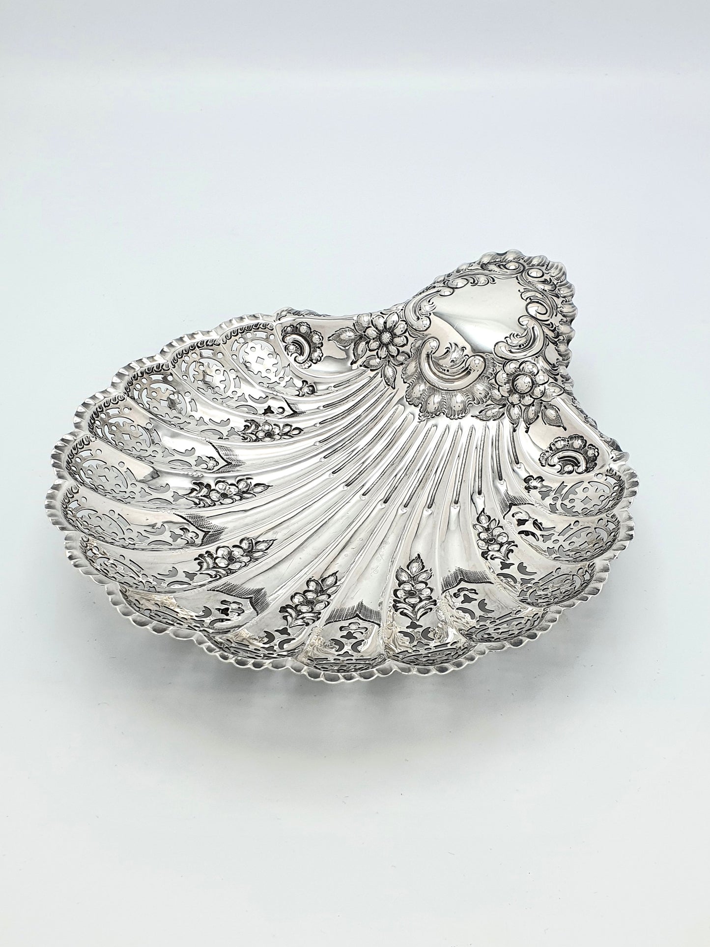 Stunning Antique Edwardian Solid Silver Serving Dish - 1906