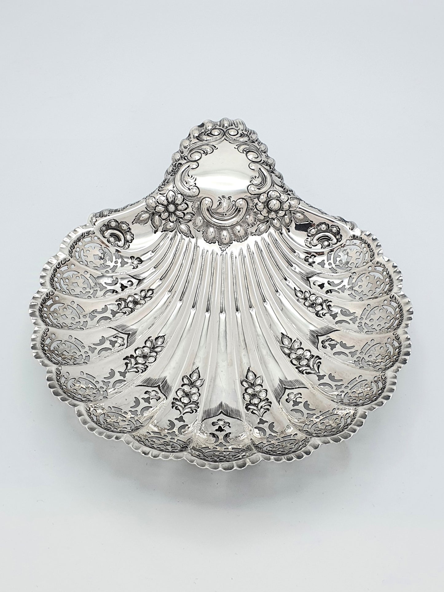 Stunning Antique Edwardian Solid Silver Serving Dish - 1906