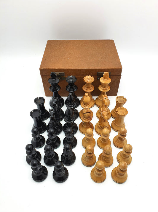 Good Staunton Style Chess Set – circa 1930