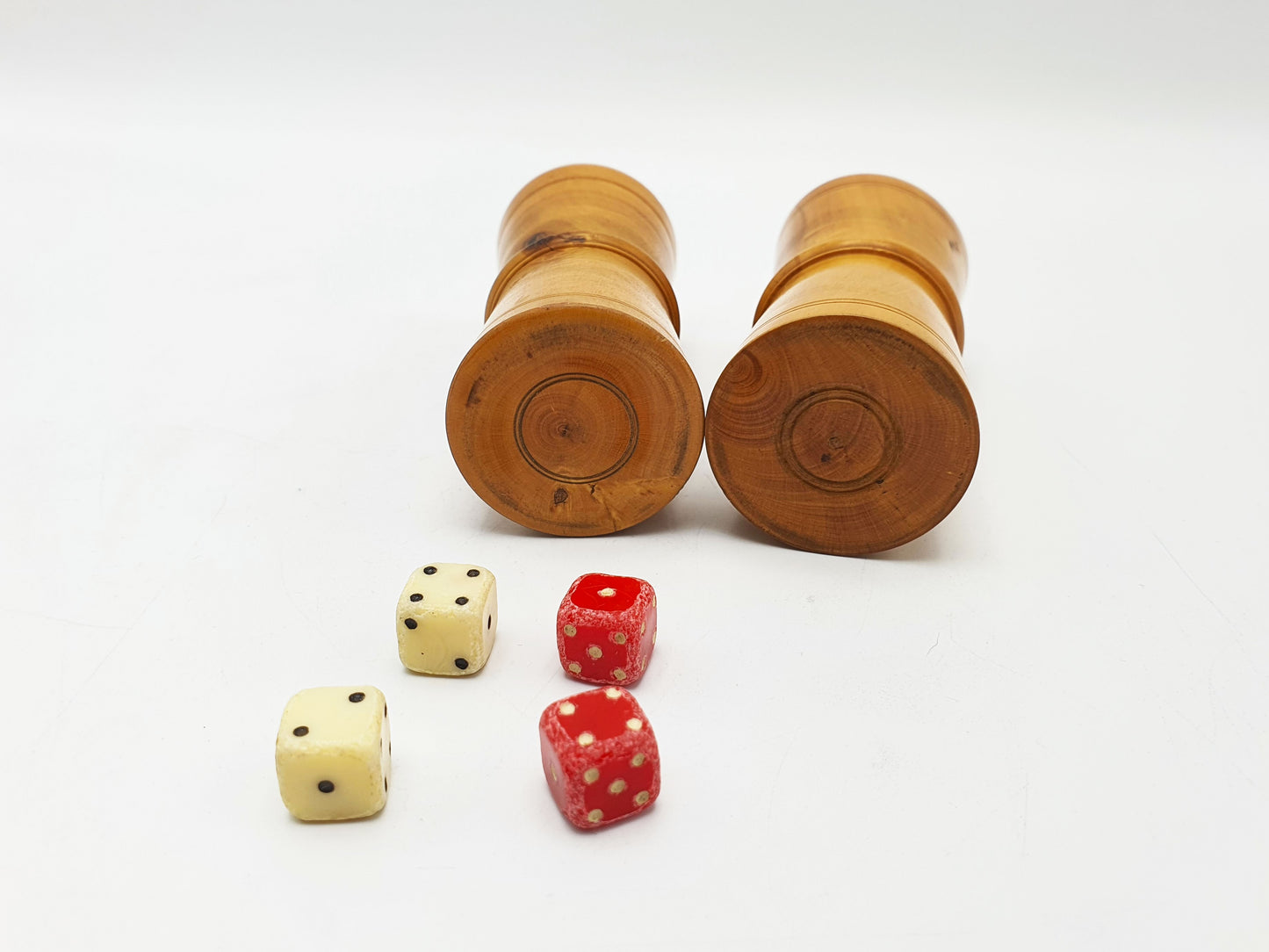 Nice Edwardian Boxwood Dice Shakers – circa 1905