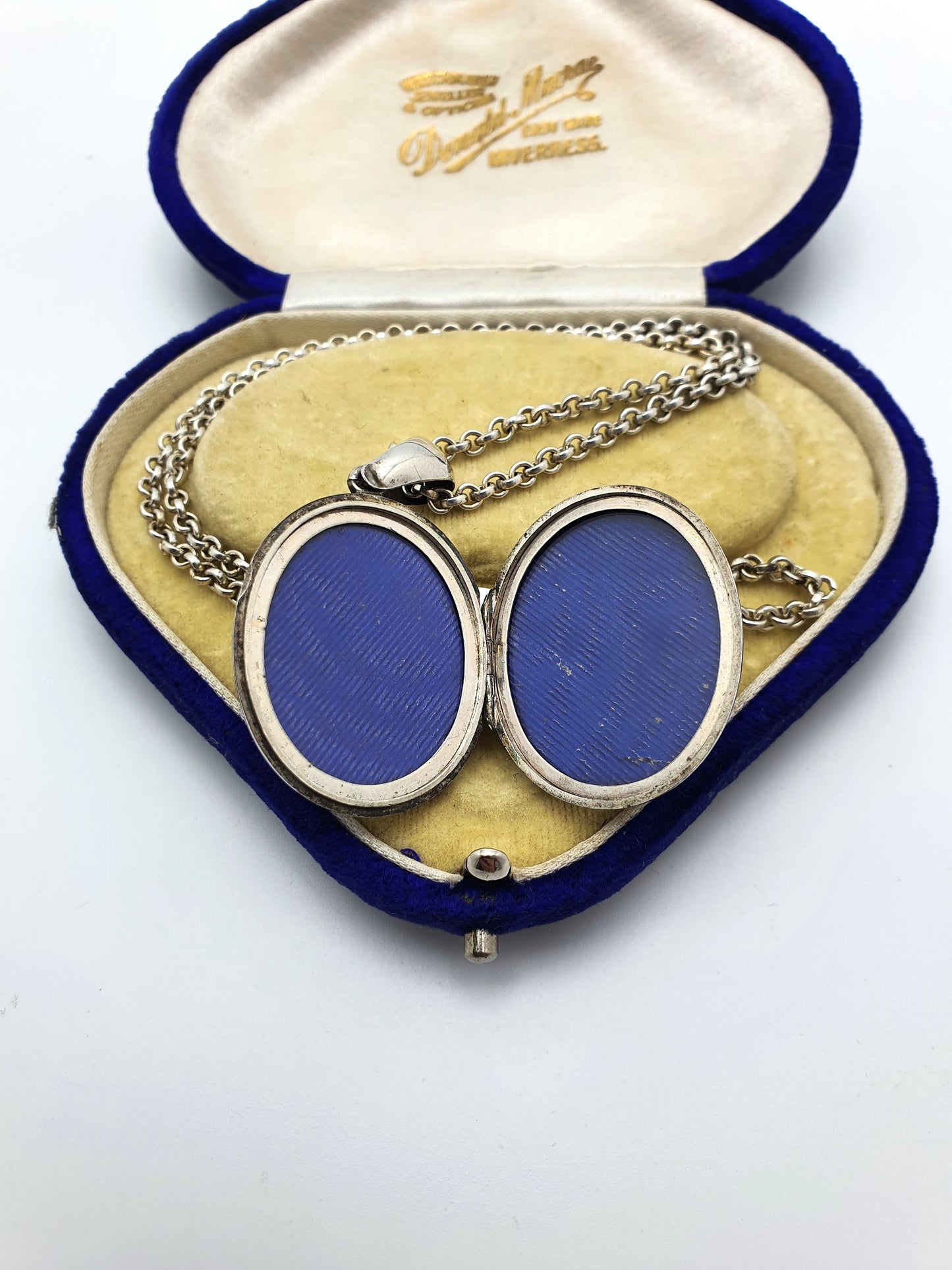 Pretty Antique Sterling Silver Sweetheart Locket Necklace – circa 1920