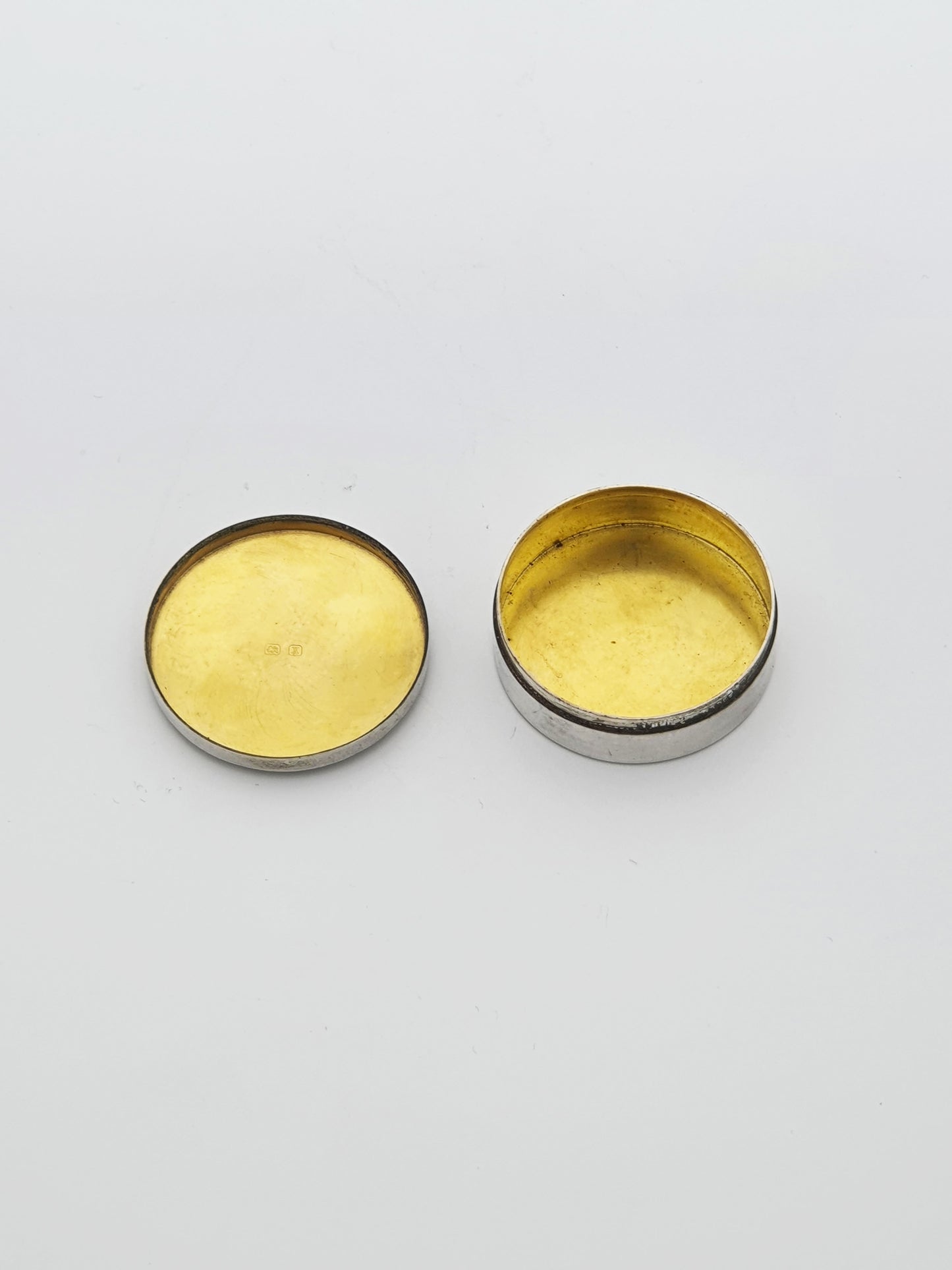 Lovely Antique Solid Silver Pill Box/Trinket Box with Gilt Interior - 1922