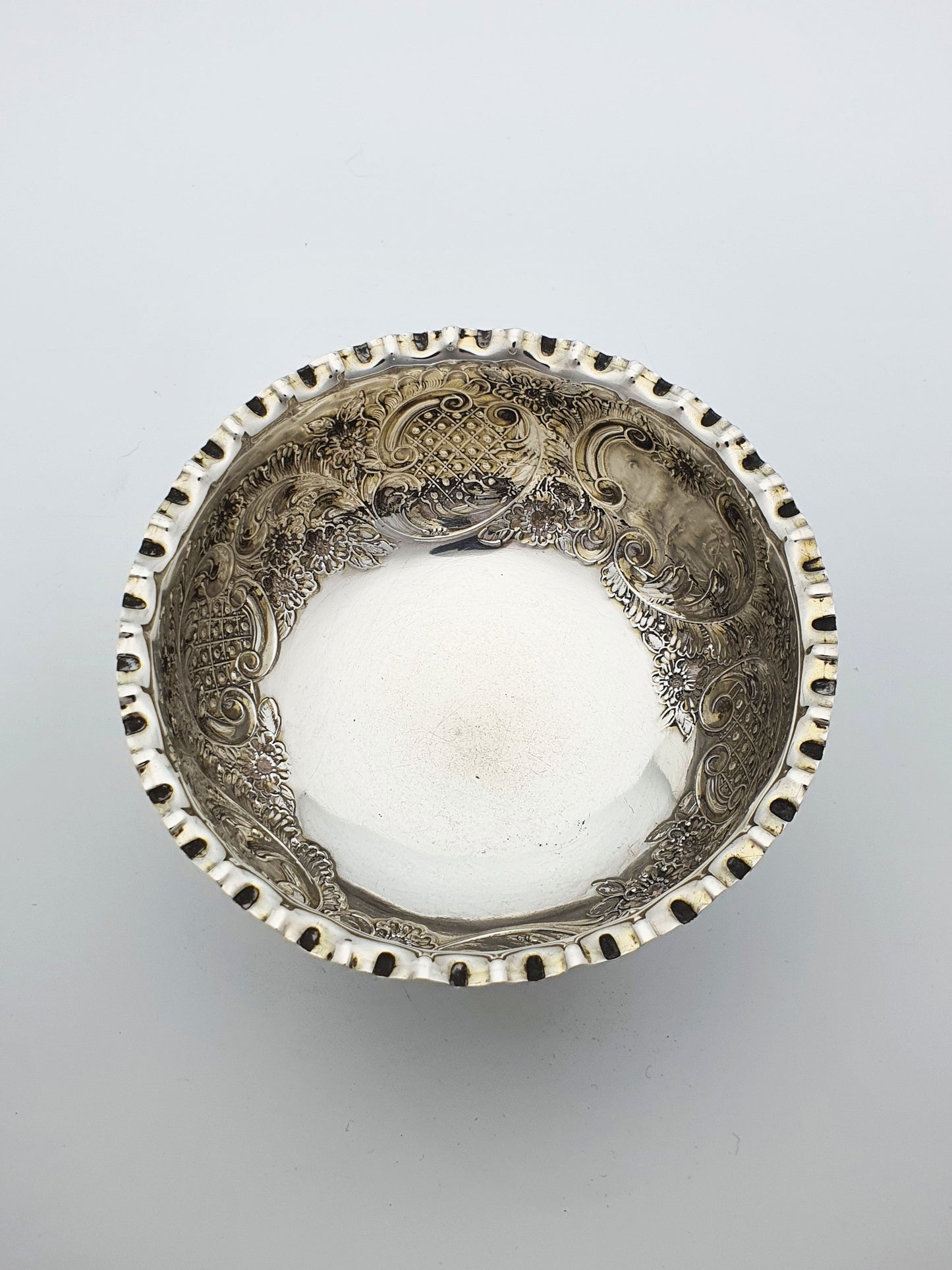 Gorgeous Antique Victorian Sterling Silver Bowl by Elkington & Co - 1900