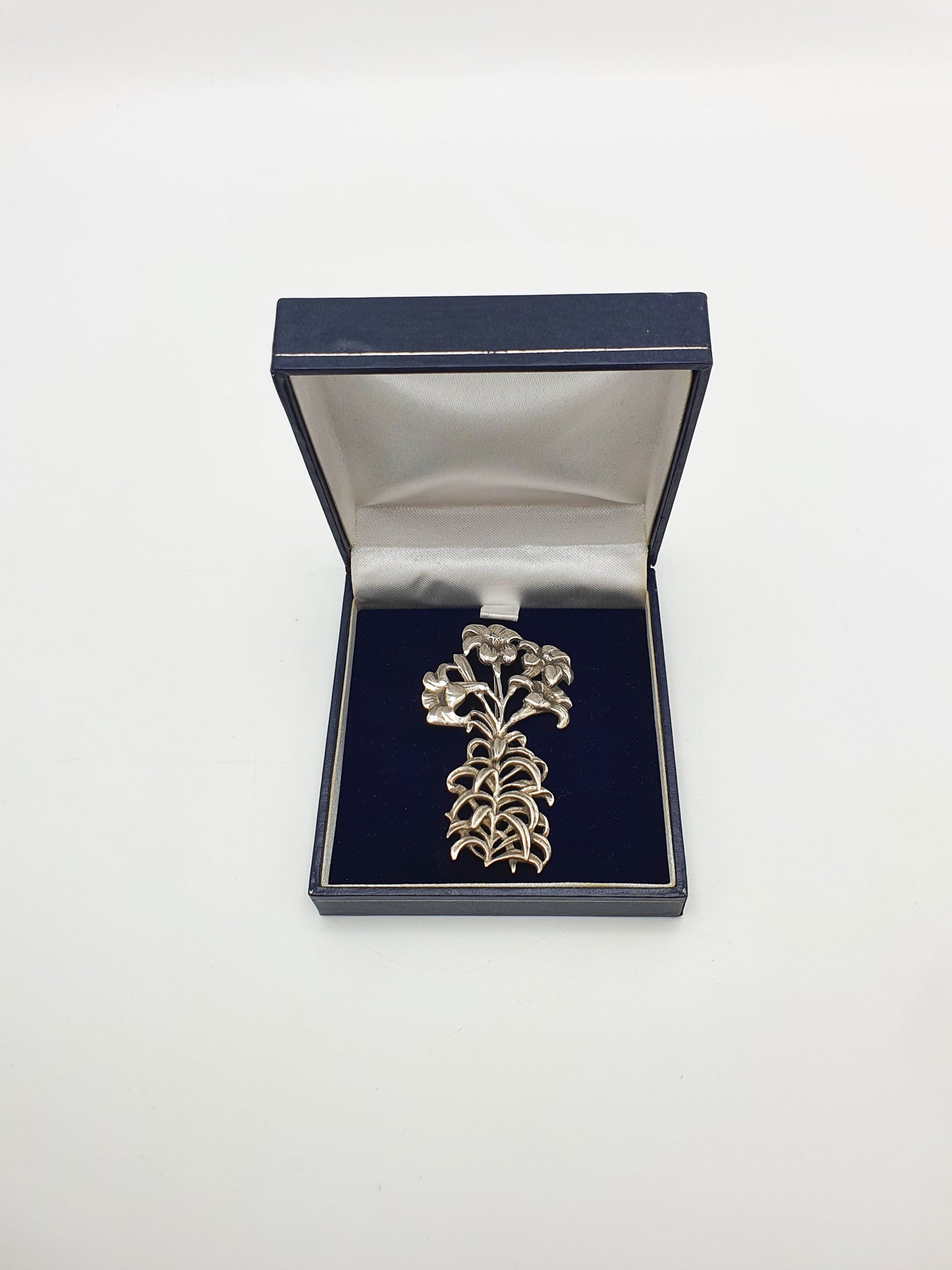 Nice Vintage Solid Silver Lily Brooch in Presentation Box – circa 1960