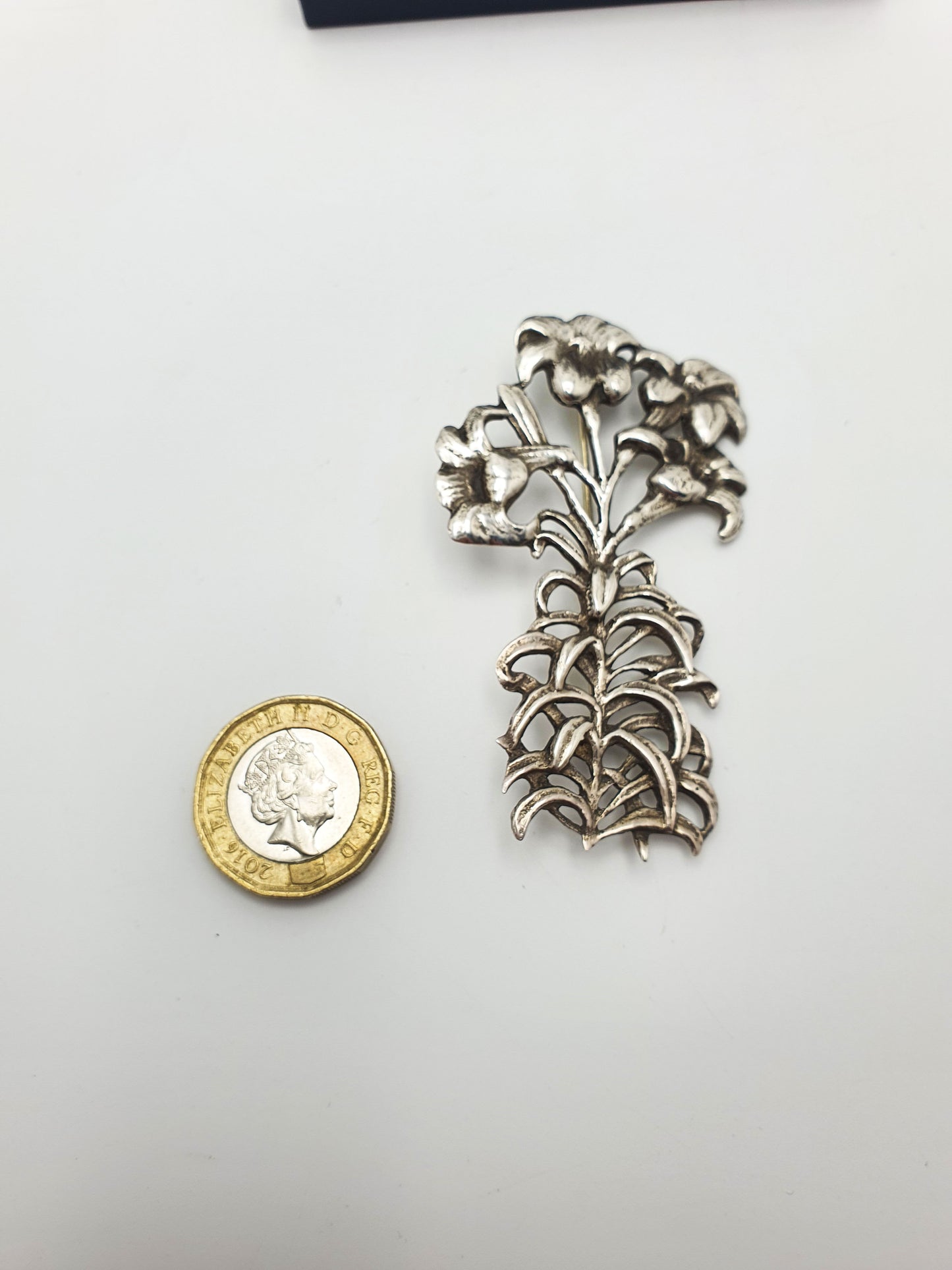 Nice Vintage Solid Silver Lily Brooch in Presentation Box – circa 1960
