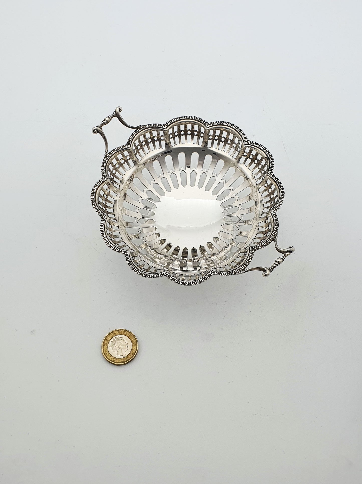 Pretty Antique Edwardian Solid Silver Bonbon Dish by Mappin & Webb - 1923