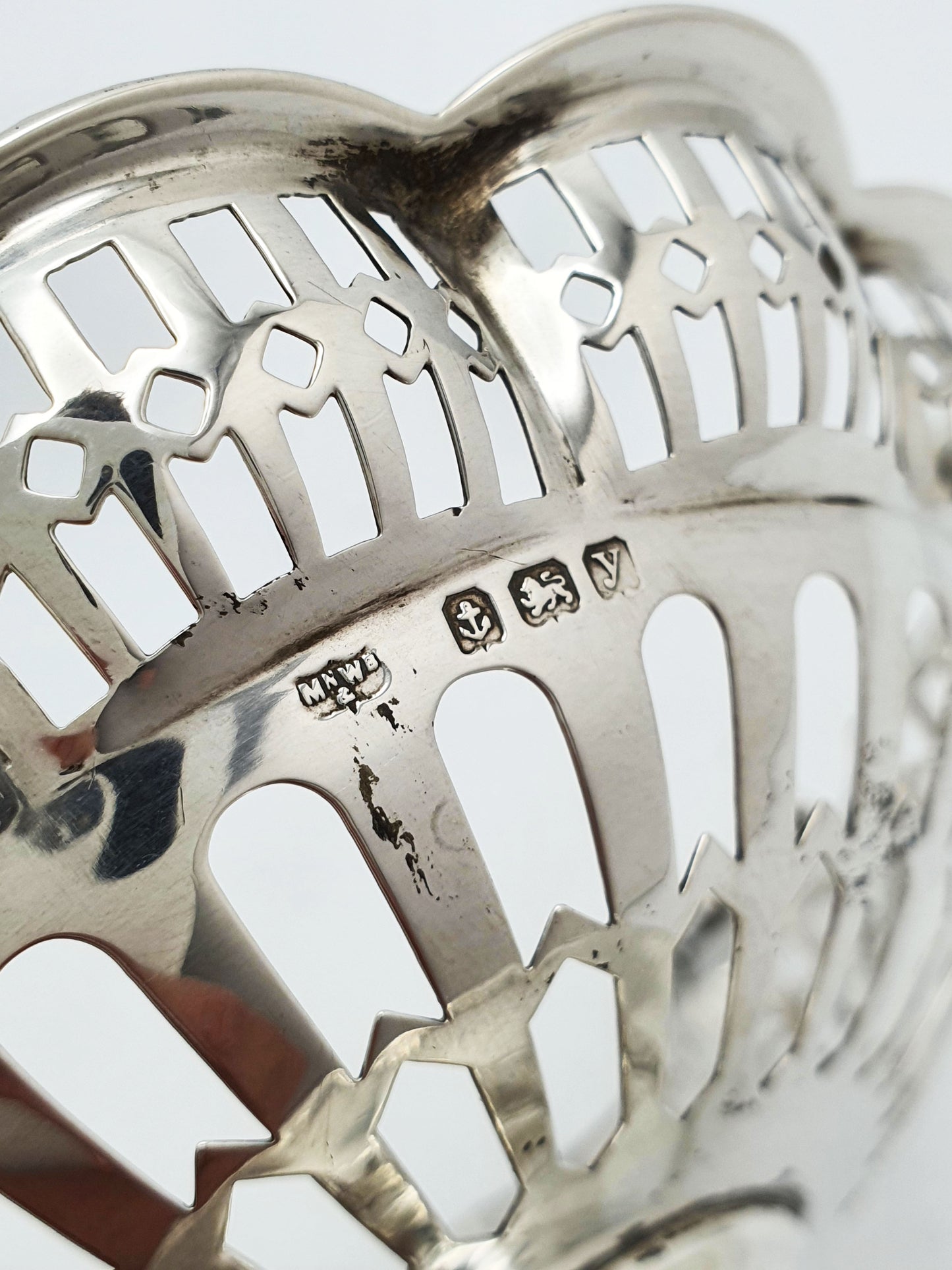 Pretty Antique Edwardian Solid Silver Bonbon Dish by Mappin & Webb - 1923