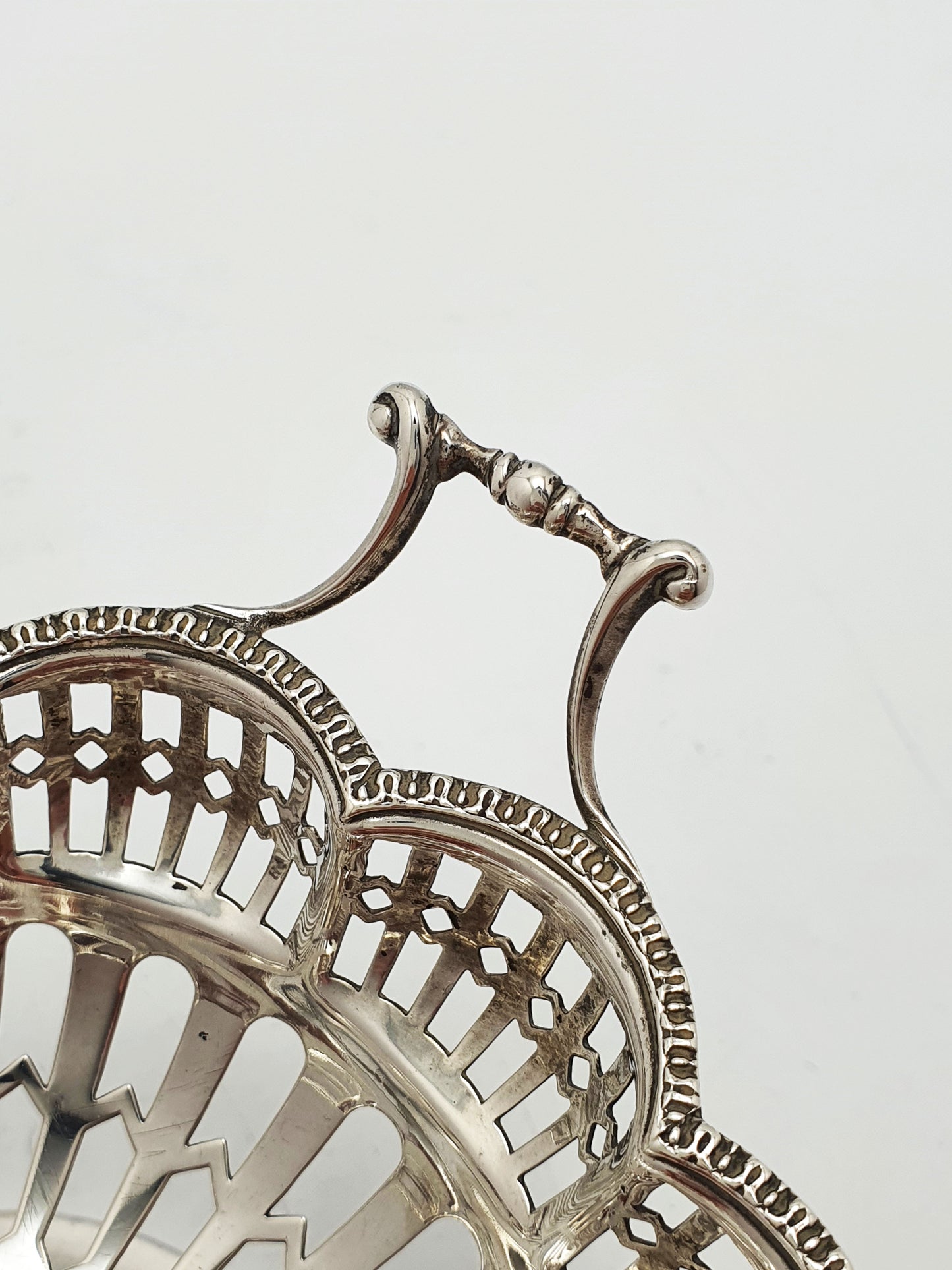 Pretty Antique Edwardian Solid Silver Bonbon Dish by Mappin & Webb - 1923