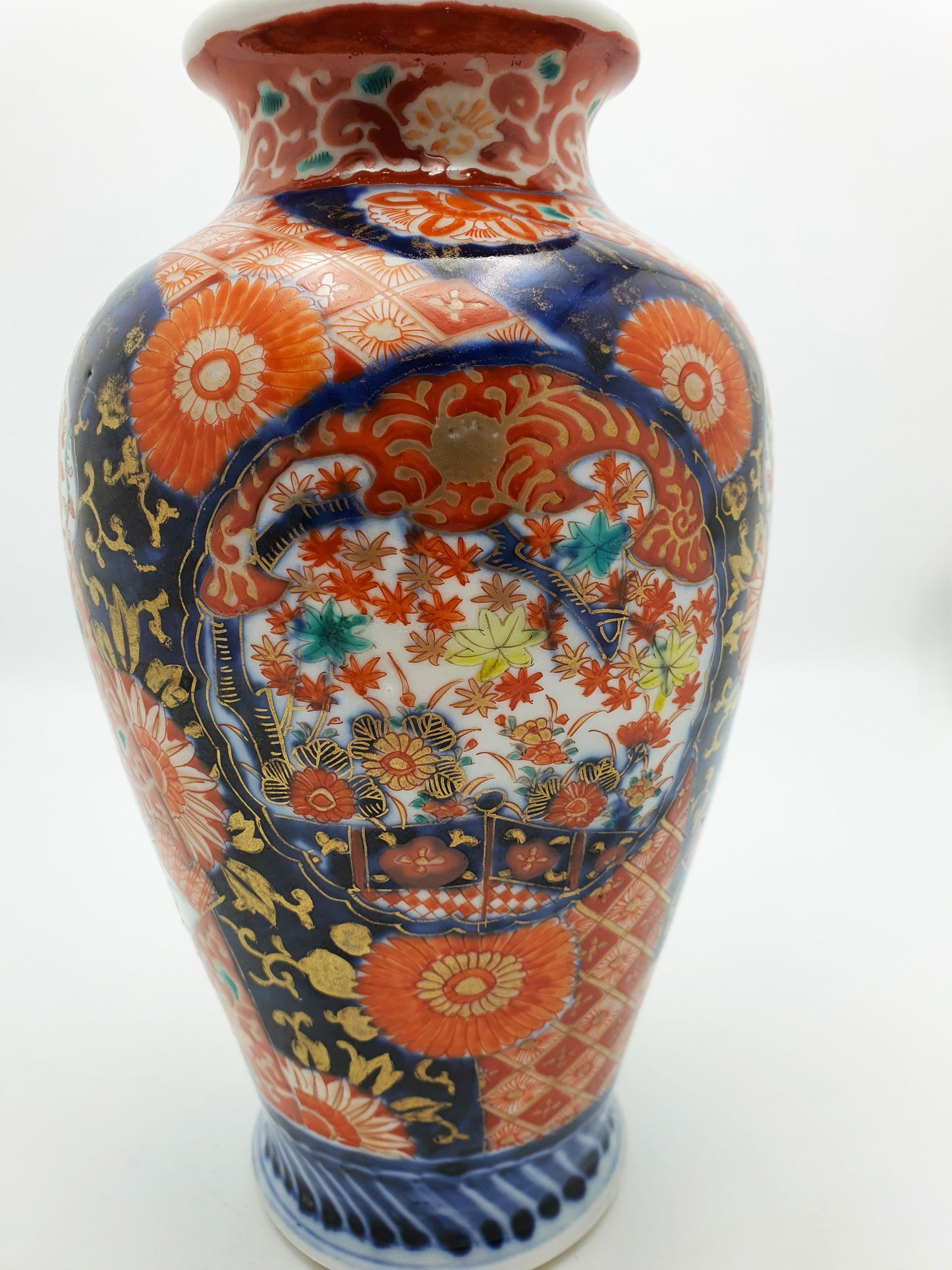 Beautiful Antique Japanese Imari Vase with Floral & Phoenix Design – circa 1900