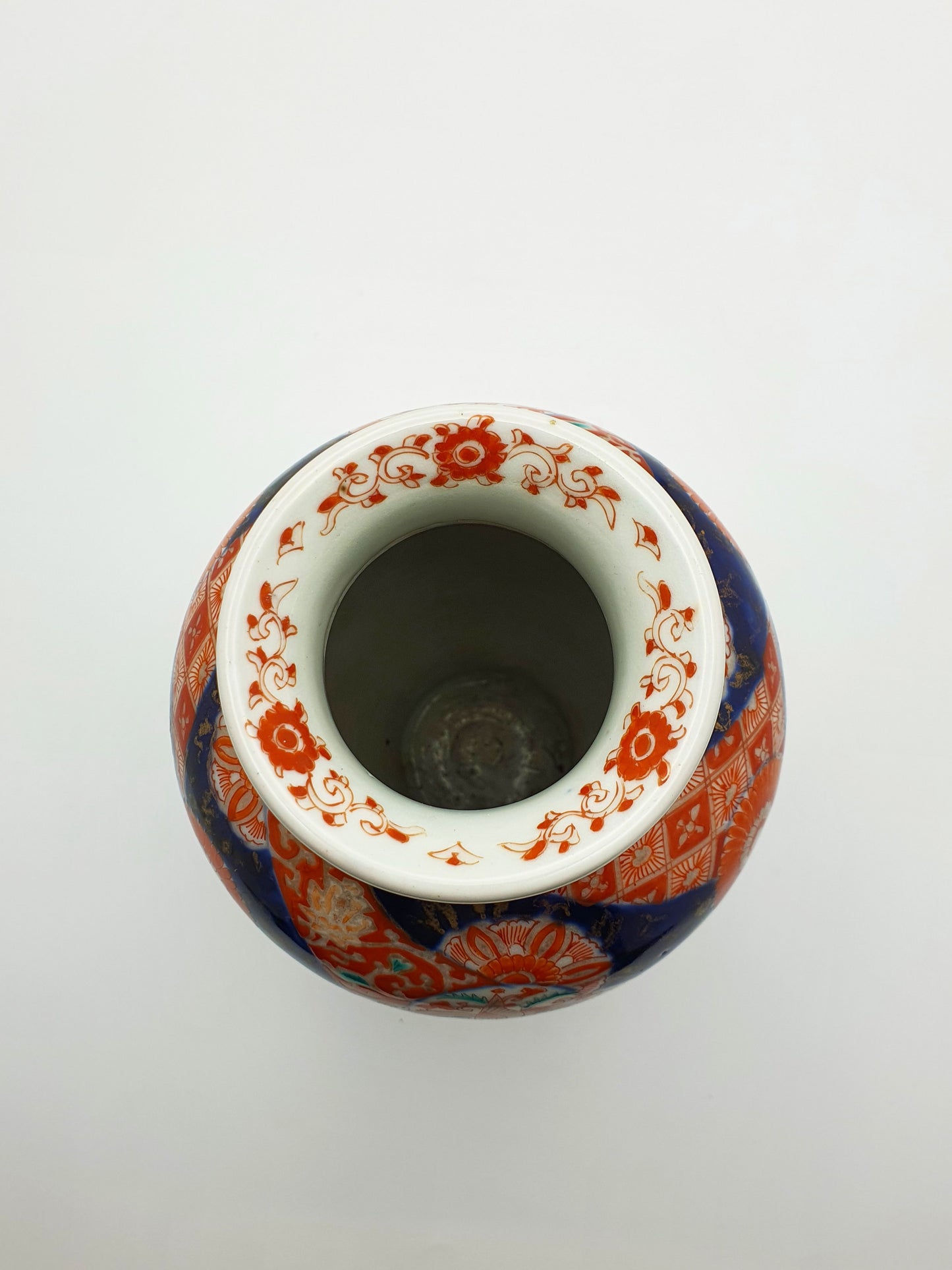 Beautiful Antique Japanese Imari Vase with Floral & Phoenix Design – circa 1900