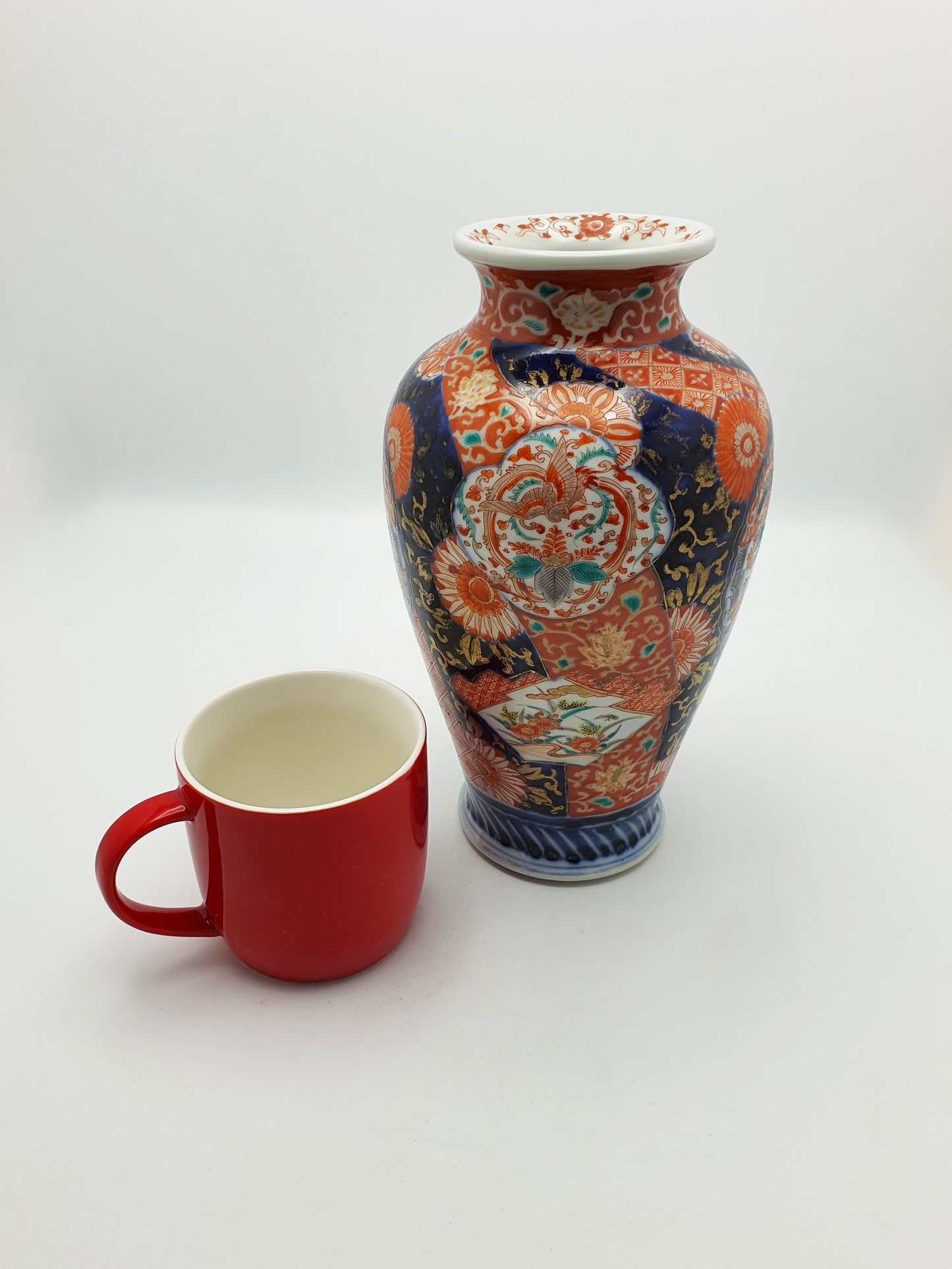 Beautiful Antique Japanese Imari Vase with Floral & Phoenix Design – circa 1900