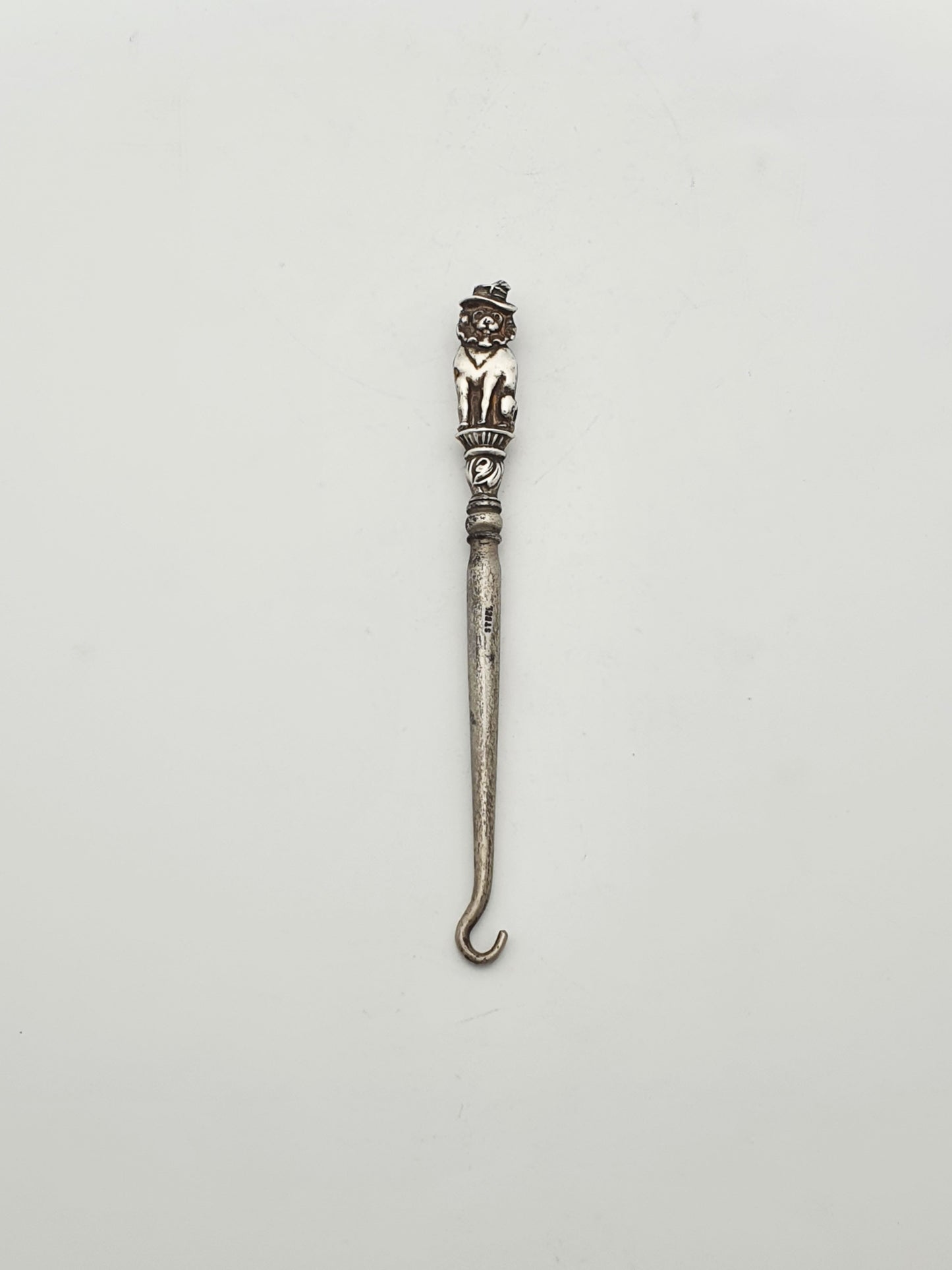 Lovely Antique Silver Button Hook with Lion-in-Hat Handle - 1907