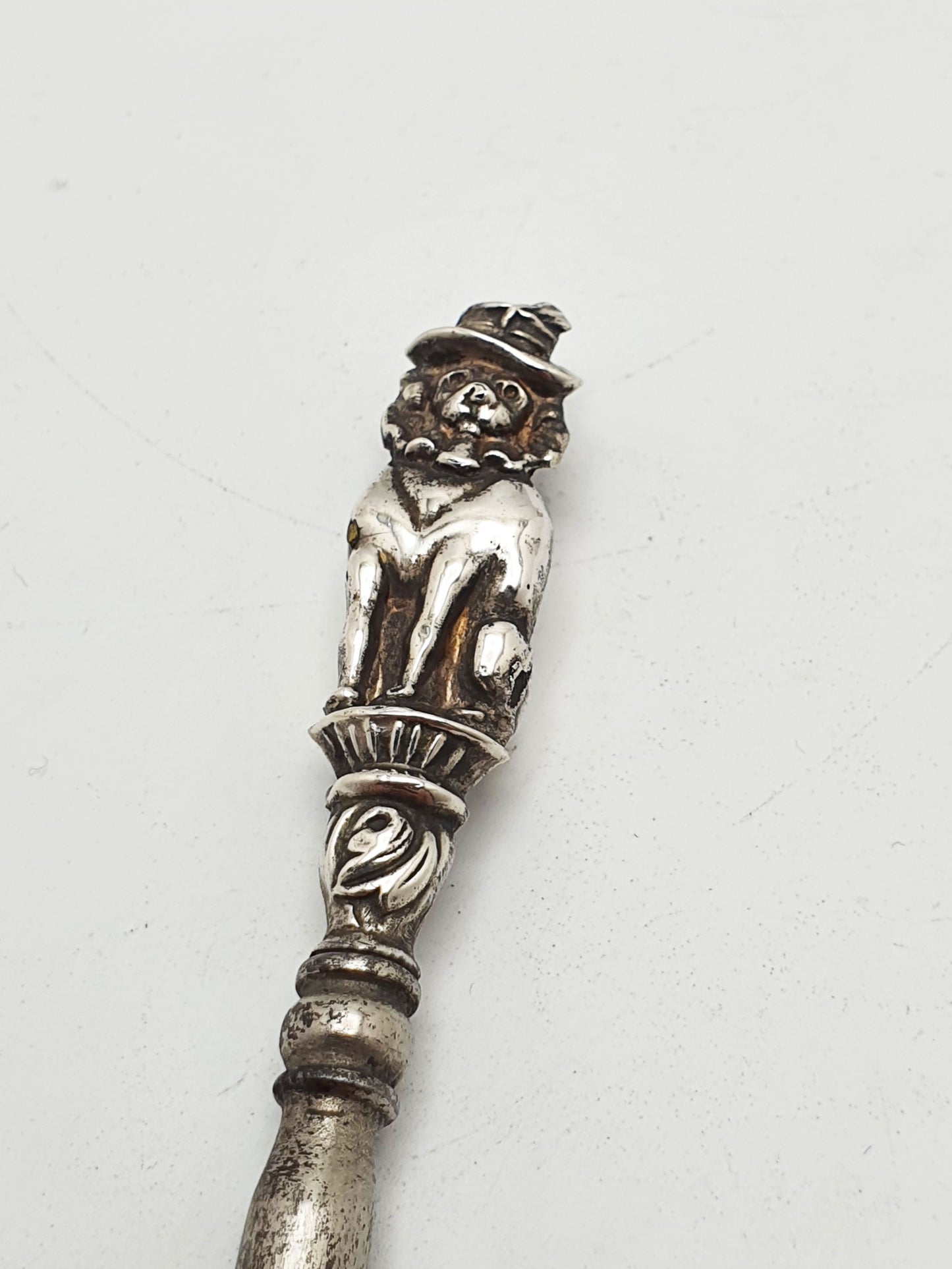 Lovely Antique Silver Button Hook with Lion-in-Hat Handle - 1907