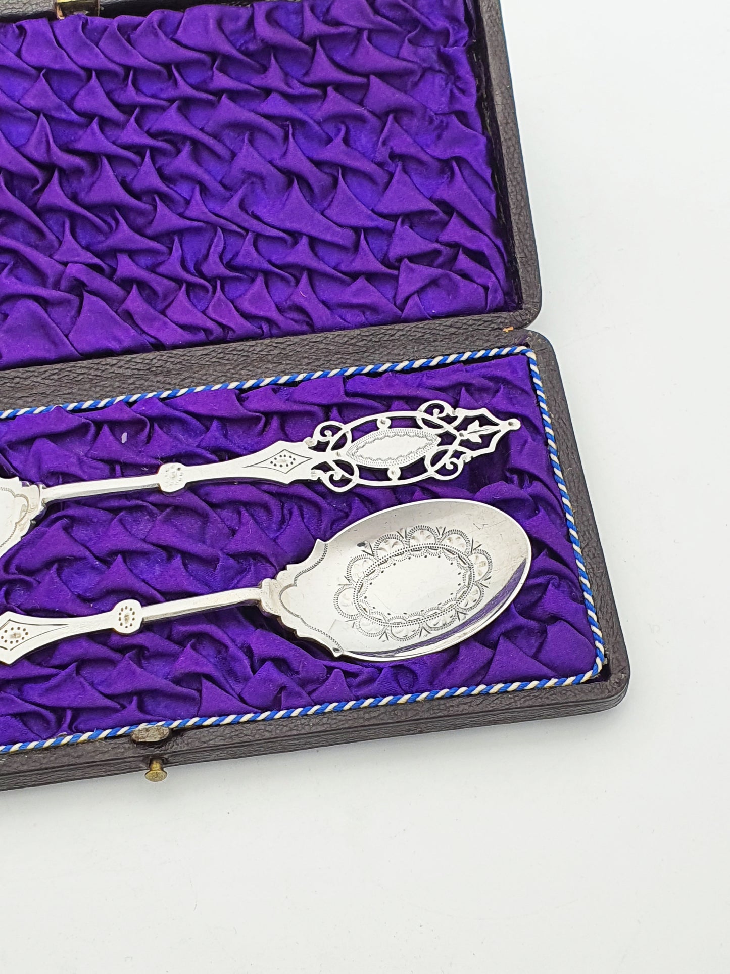 Beautiful pair of Antique George V Sterling Silver Preserve Spoons - 1919