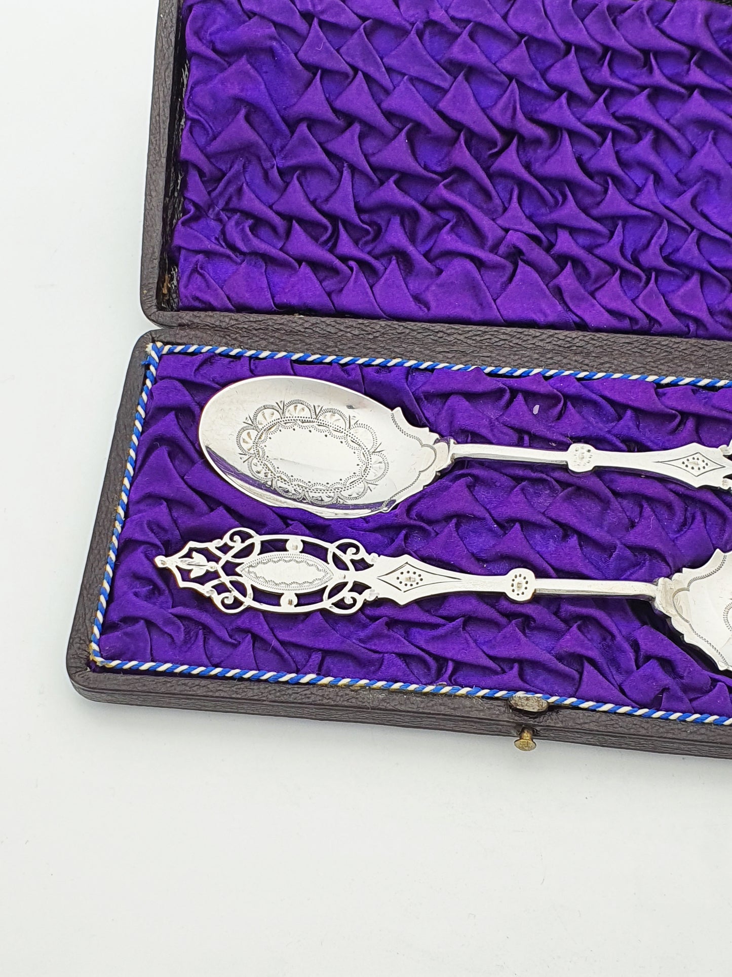Beautiful pair of Antique George V Sterling Silver Preserve Spoons - 1919