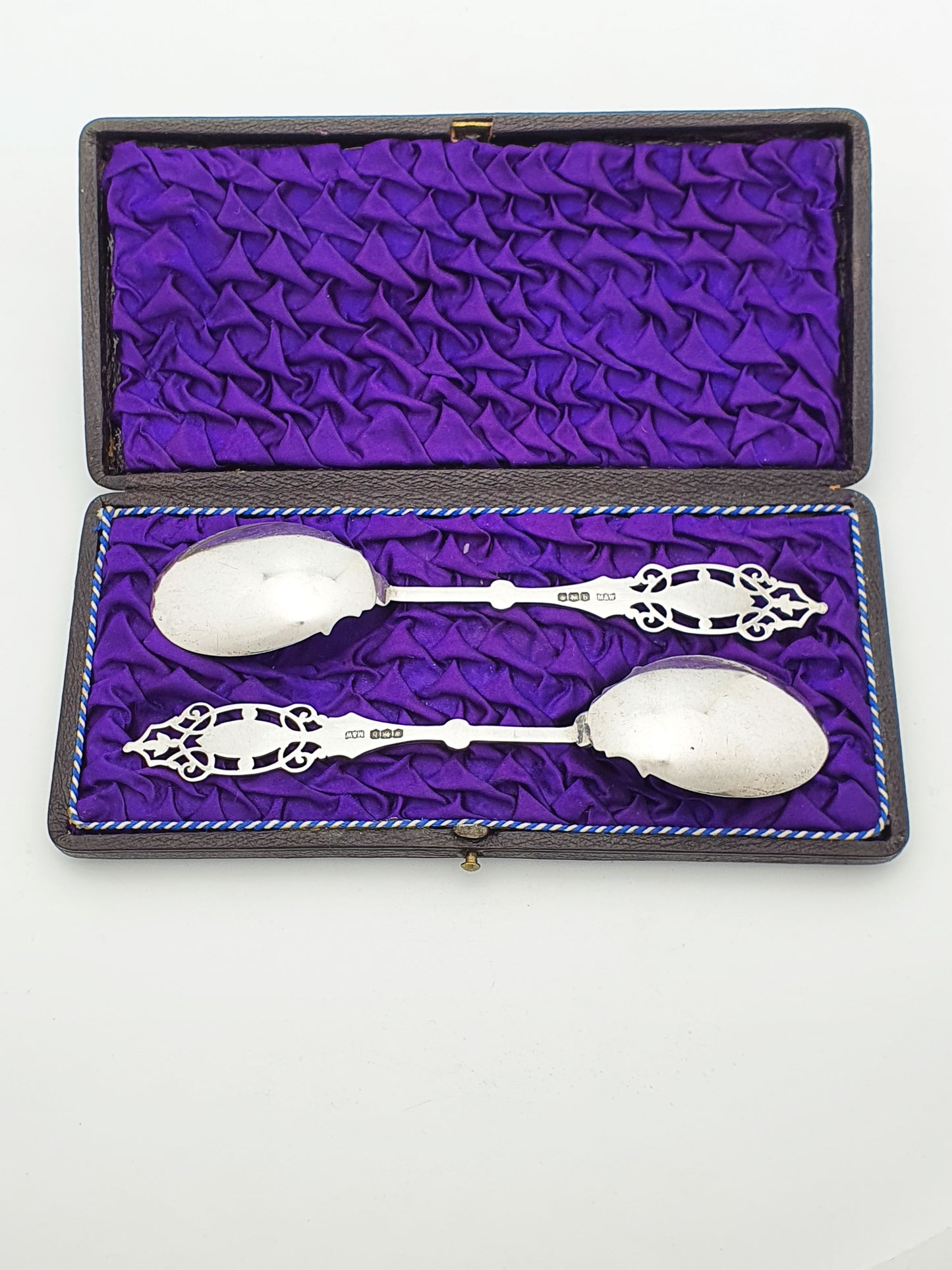 Beautiful pair of Antique George V Sterling Silver Preserve Spoons - 1919