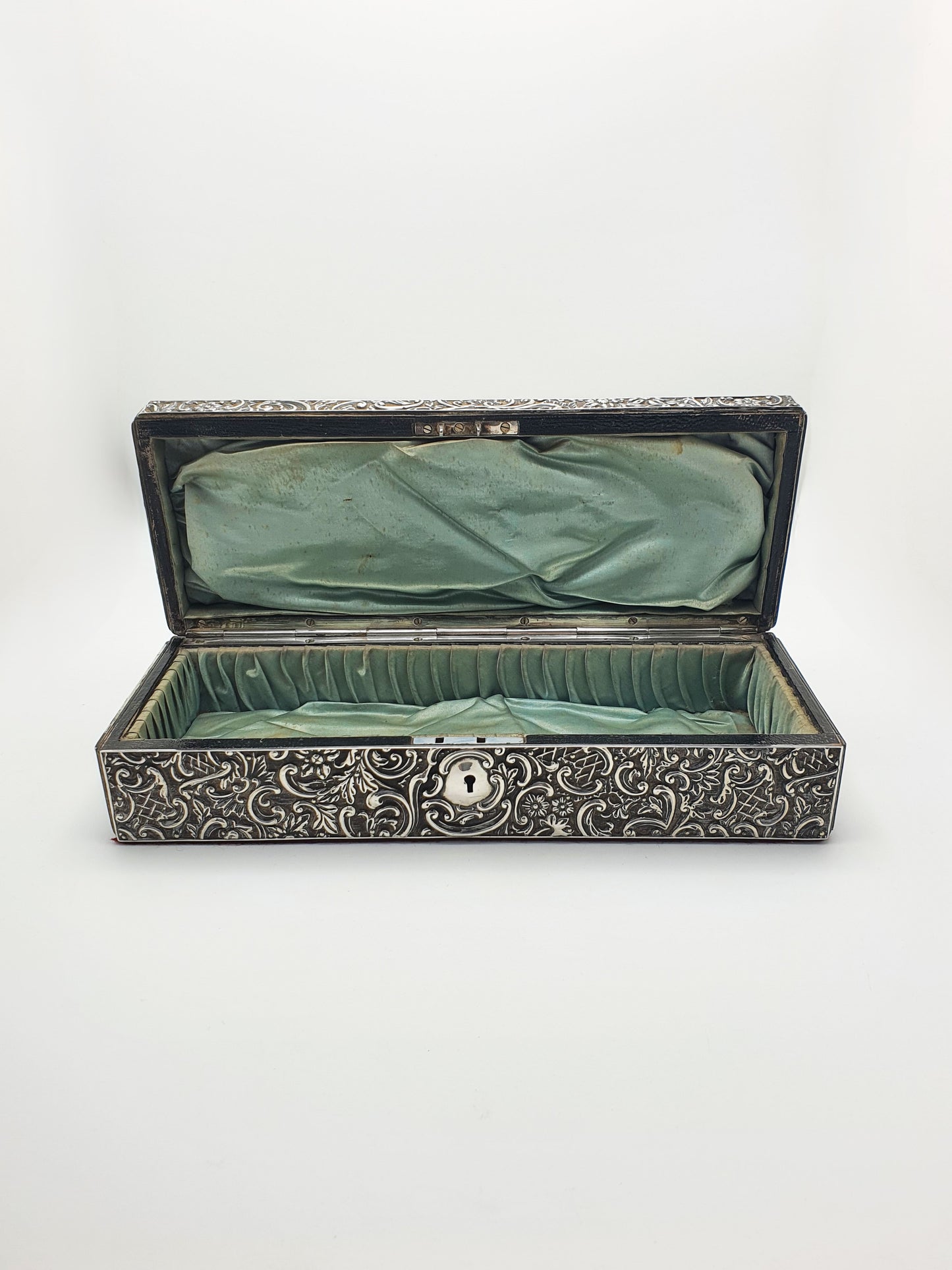 Fabulous Antique Sterling Silver Repoussé Jewellery or Trinket Box - 1897