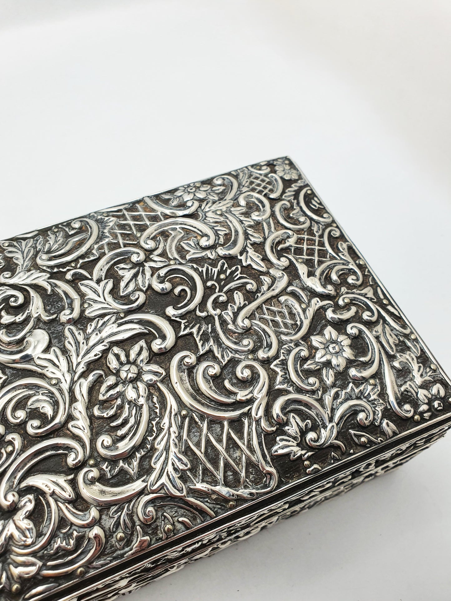 Fabulous Antique Sterling Silver Repoussé Jewellery or Trinket Box - 1897