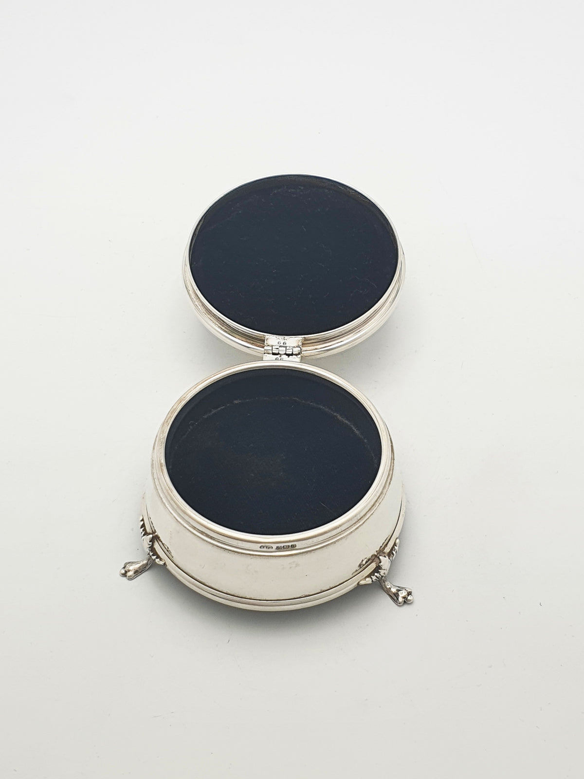 Gorgeous Elizabeth II Sterling Silver Jewellery Box With Engraved Lid - 1976