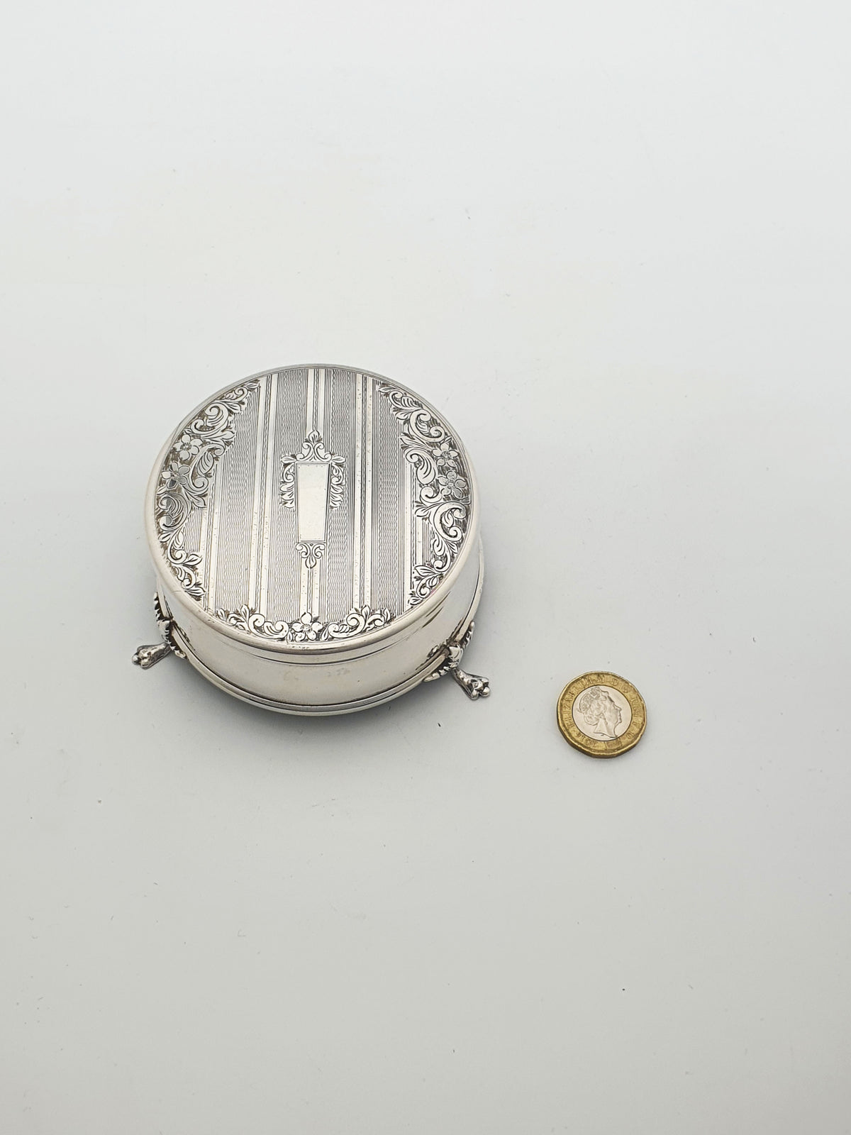 Gorgeous Elizabeth II Sterling Silver Jewellery Box With Engraved Lid - 1976