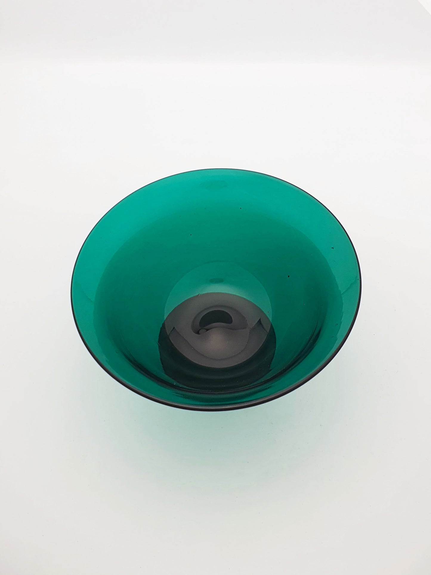 Nice Antique Georgian Emerald Green Glass Footed Bowl – circa 1820