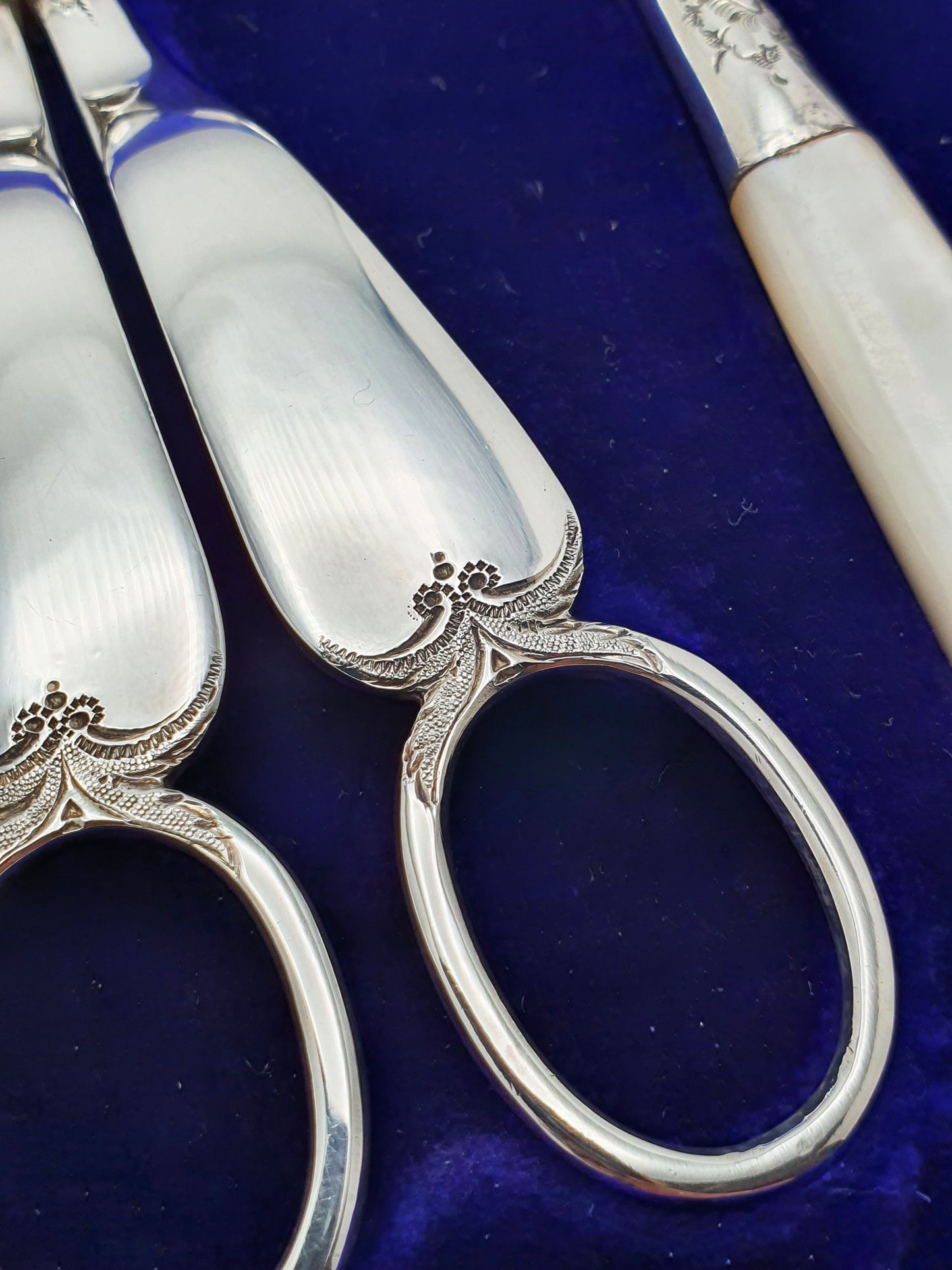 Antique Cased Edwardian Silver-Plate & Mother-of-Pearl Dessert Service – circa 1905