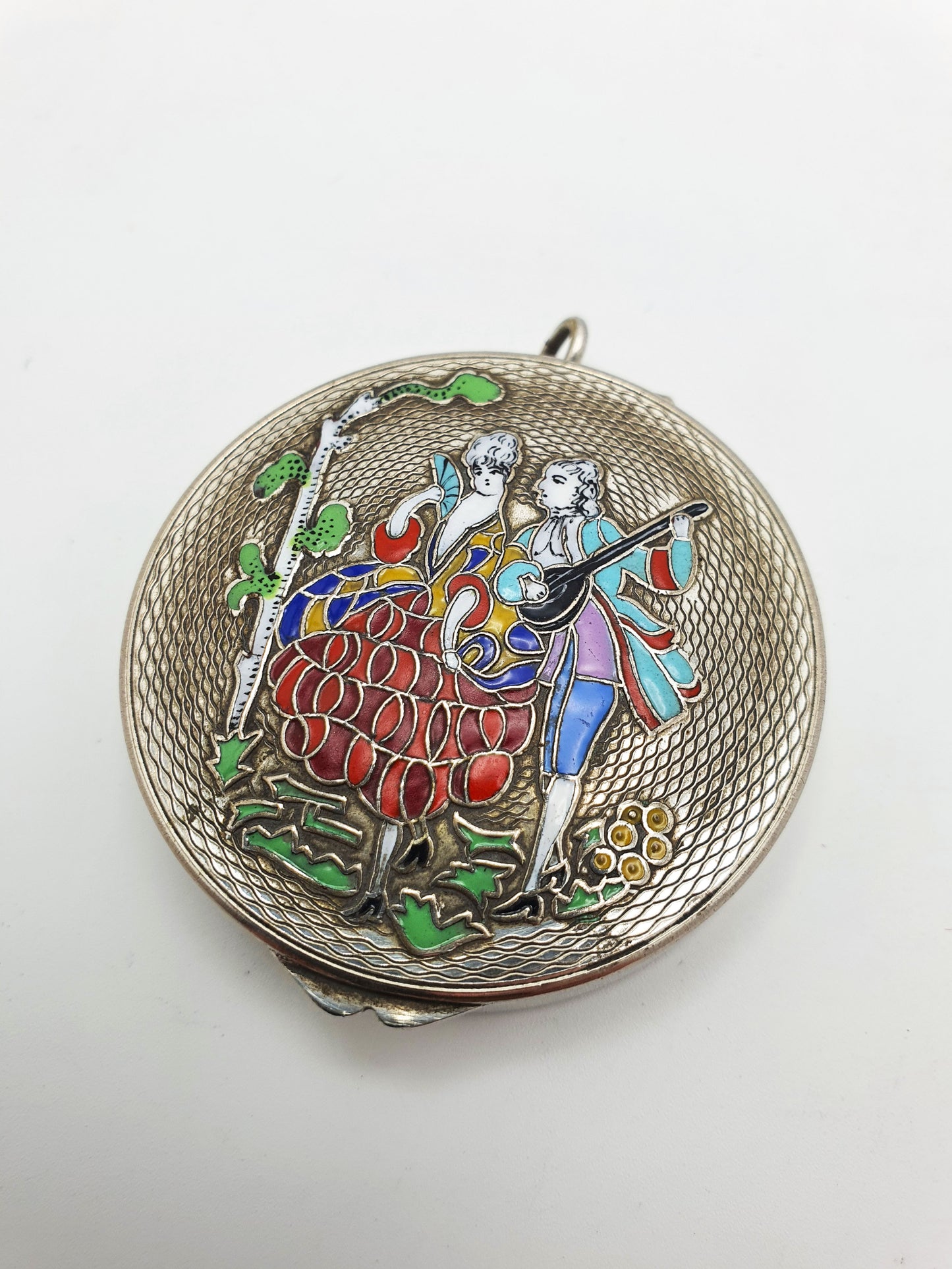 Pretty Antique Enamel Compact adorned with Courting Scene – circa 1920