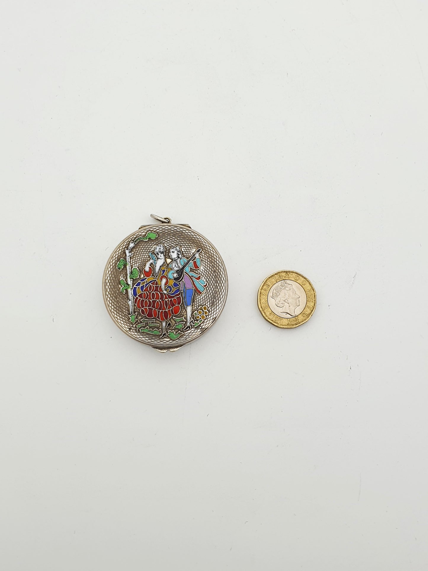 Pretty Antique Enamel Compact adorned with Courting Scene – circa 1920