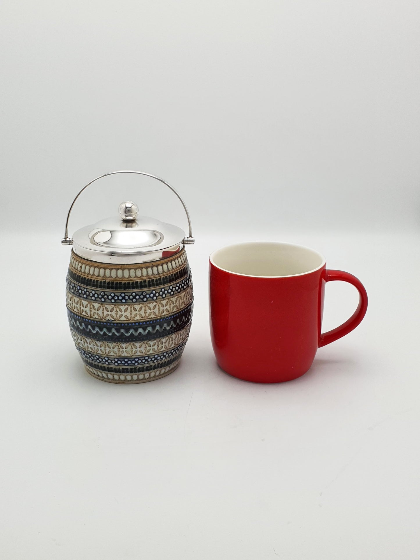 Lovely Victorian Doulton Lambeth Stoneware Jam Pot – circa 1890