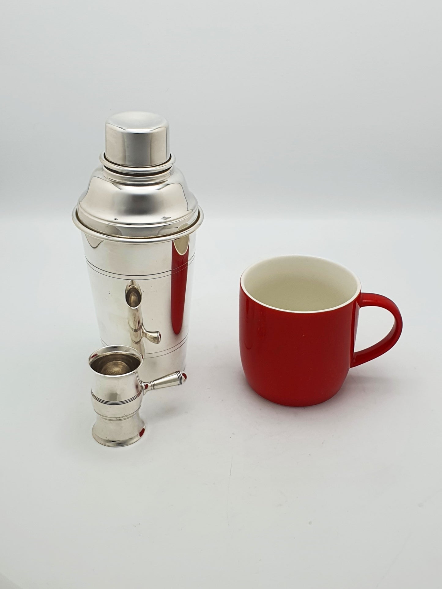 Nice Art Deco Silver-Plated Cocktail Shaker with Measuring Jigger – circa 1930