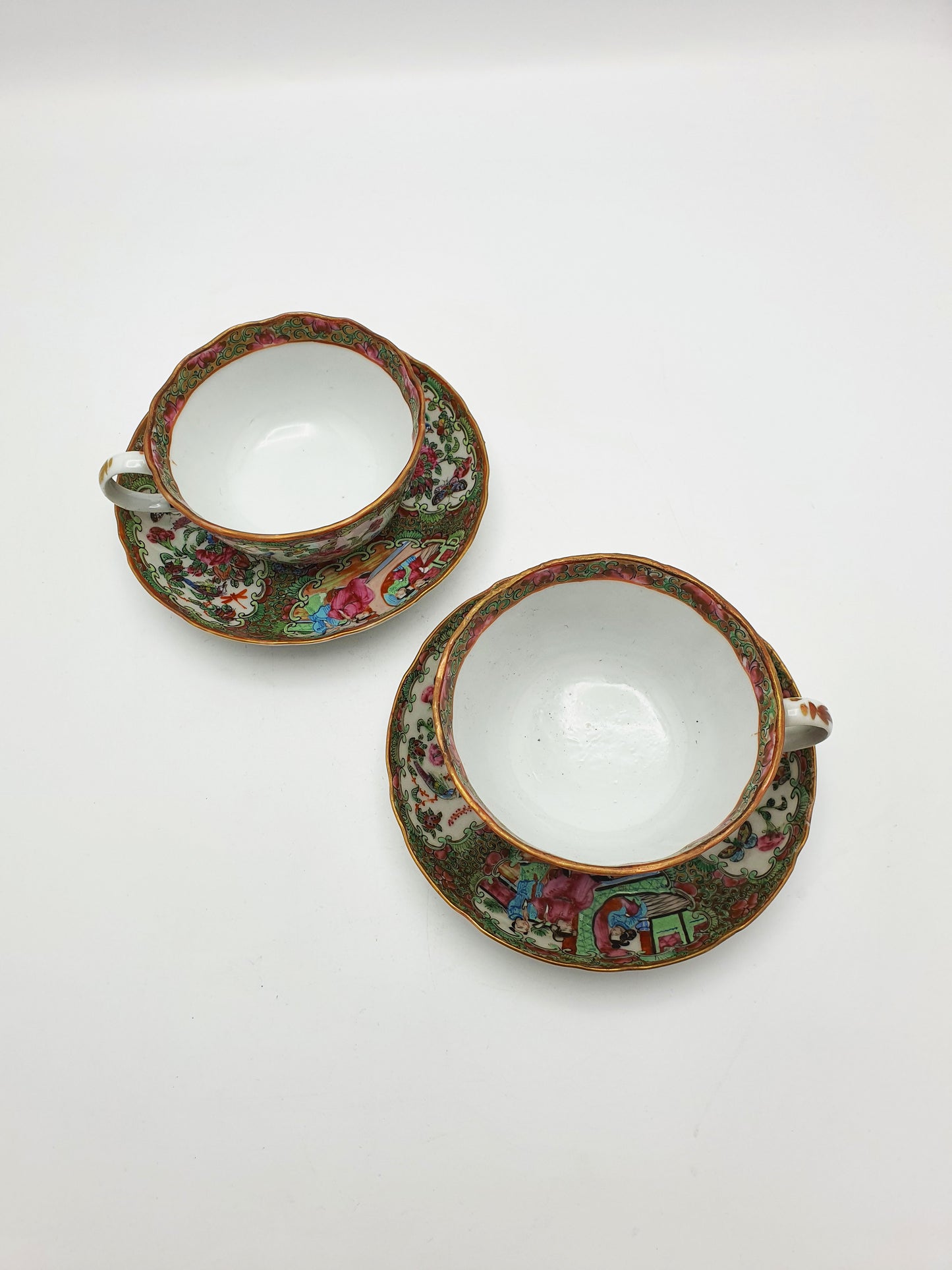 Pair of Antique Qing Dynasty Rose Medallion Teacups & Saucers – circa 1850