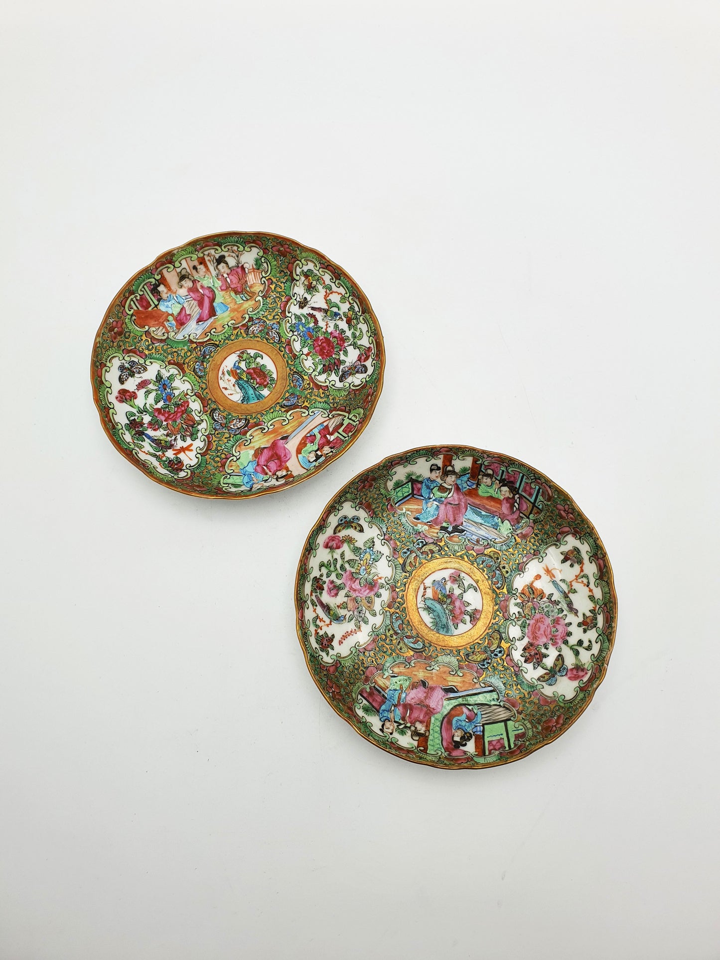 Pair of Antique Qing Dynasty Rose Medallion Teacups & Saucers – circa 1850