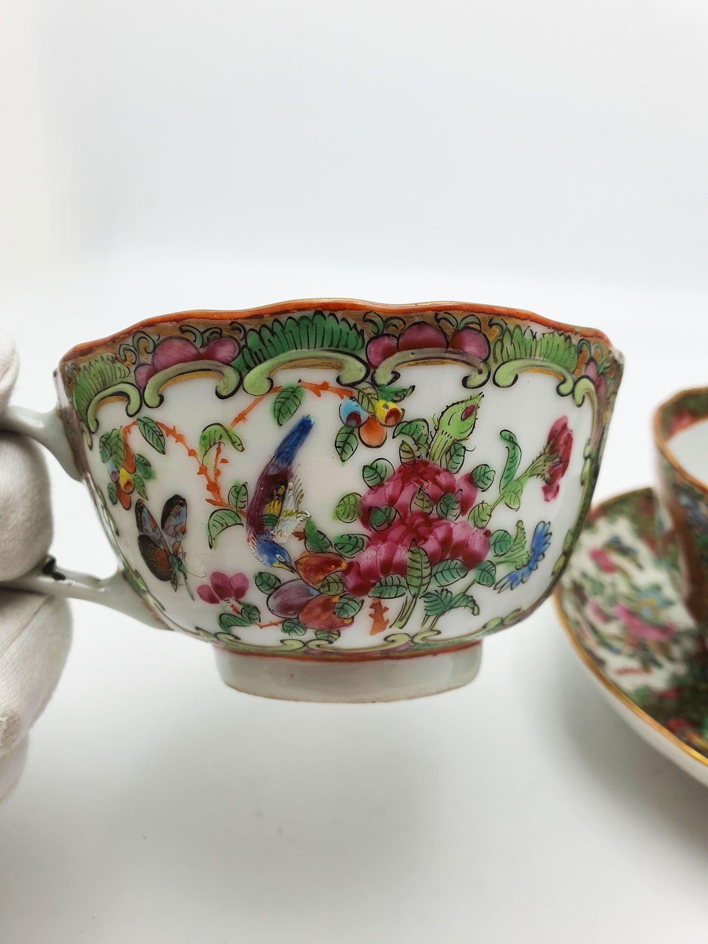 Pair of Antique Qing Dynasty Rose Medallion Teacups & Saucers – circa 1850