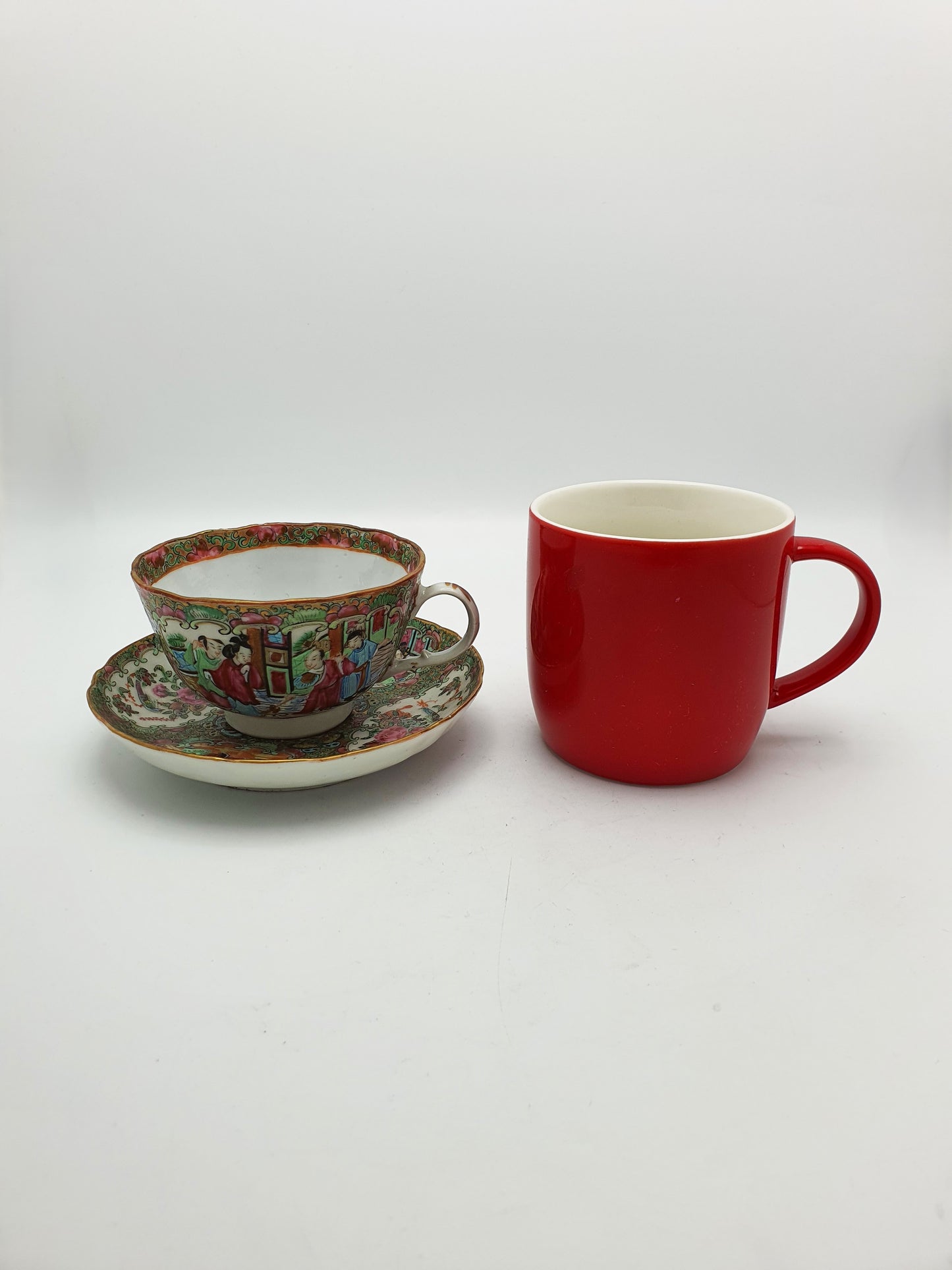 Pair of Antique Qing Dynasty Rose Medallion Teacups & Saucers – circa 1850