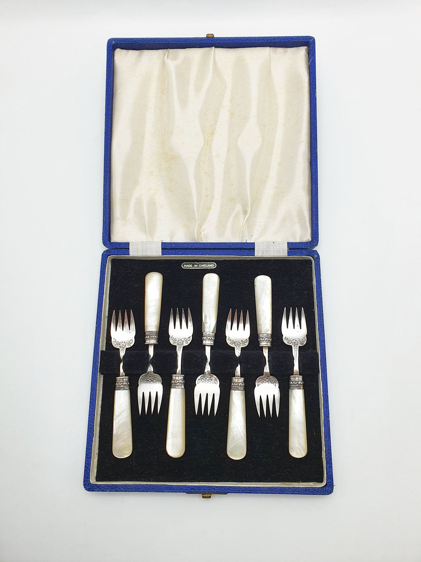 Nice Antique Victorian Mother-of-Pearl hors d'oeuvres Set - 1898