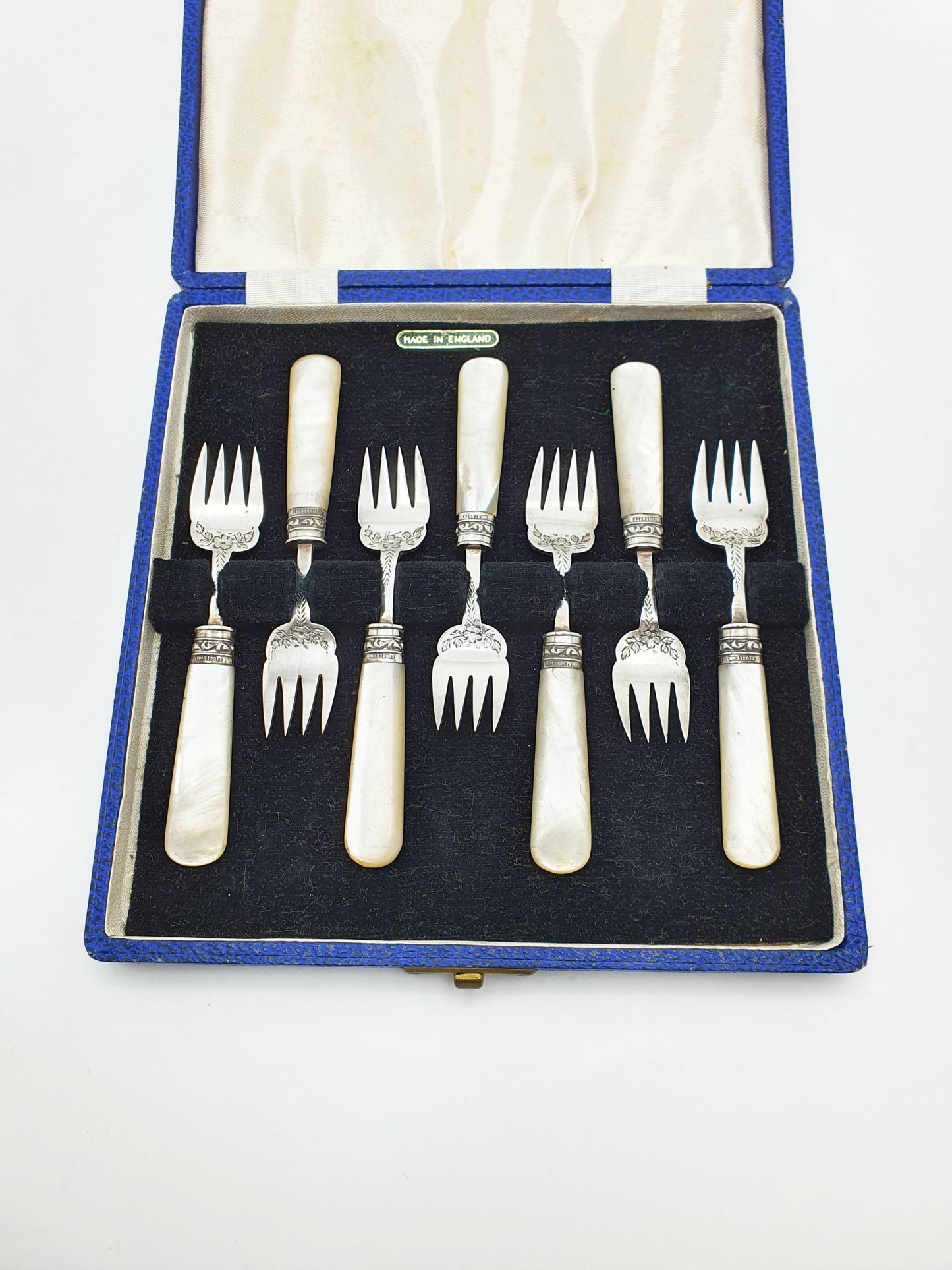Nice Antique Victorian Mother-of-Pearl hors d'oeuvres Set - 1898
