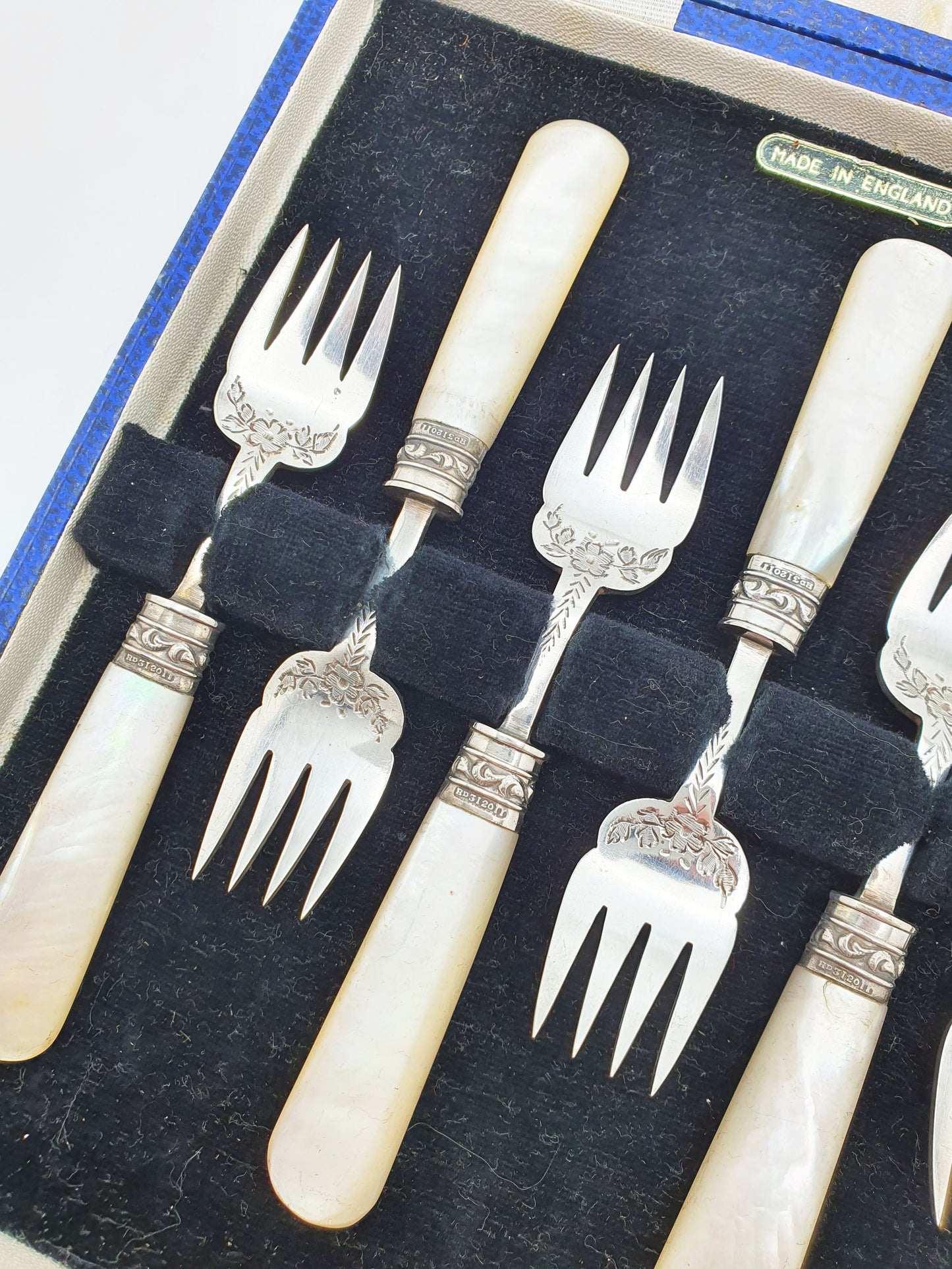 Nice Antique Victorian Mother-of-Pearl hors d'oeuvres Set - 1898