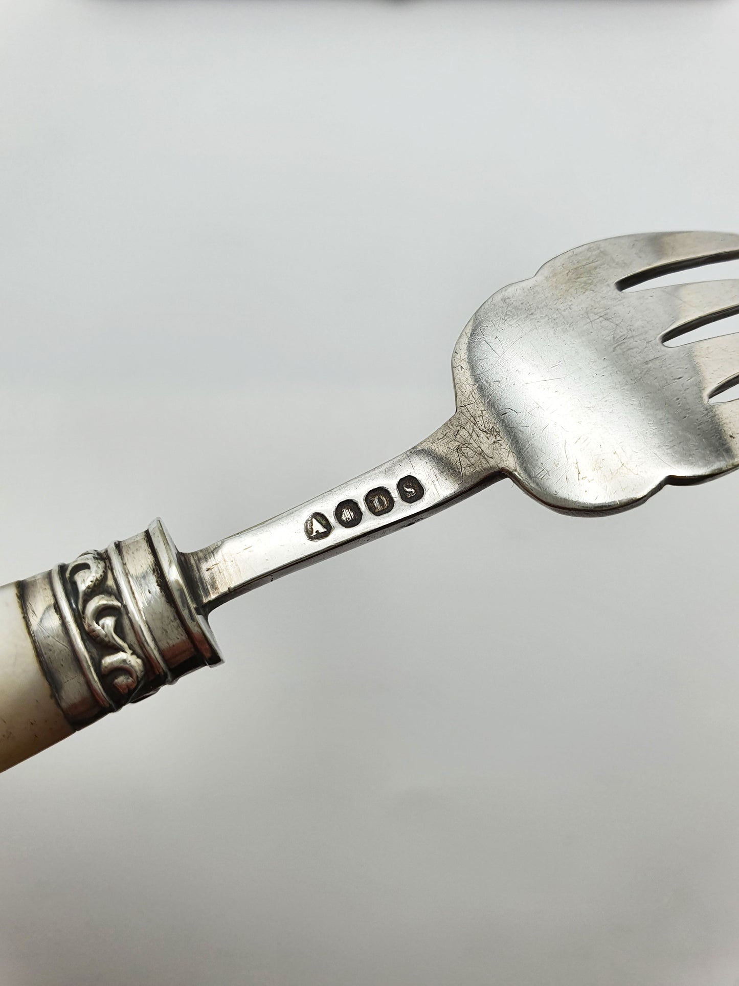 Nice Antique Victorian Mother-of-Pearl hors d'oeuvres Set - 1898