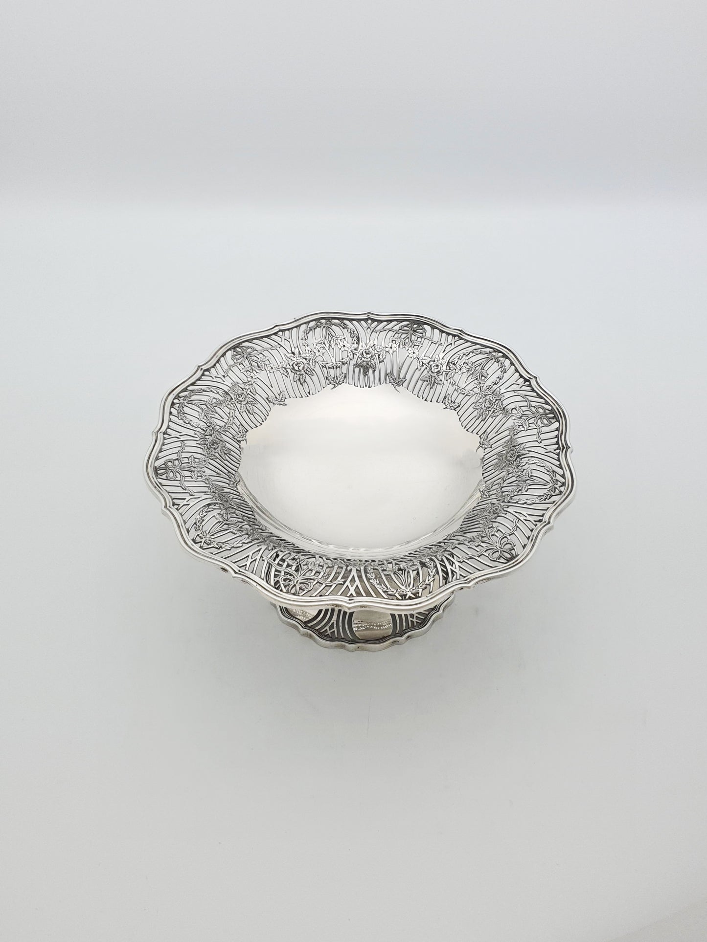 Gorgeous Antique George V  Sterling Silver Comport by William Hutton & Sons - 1913