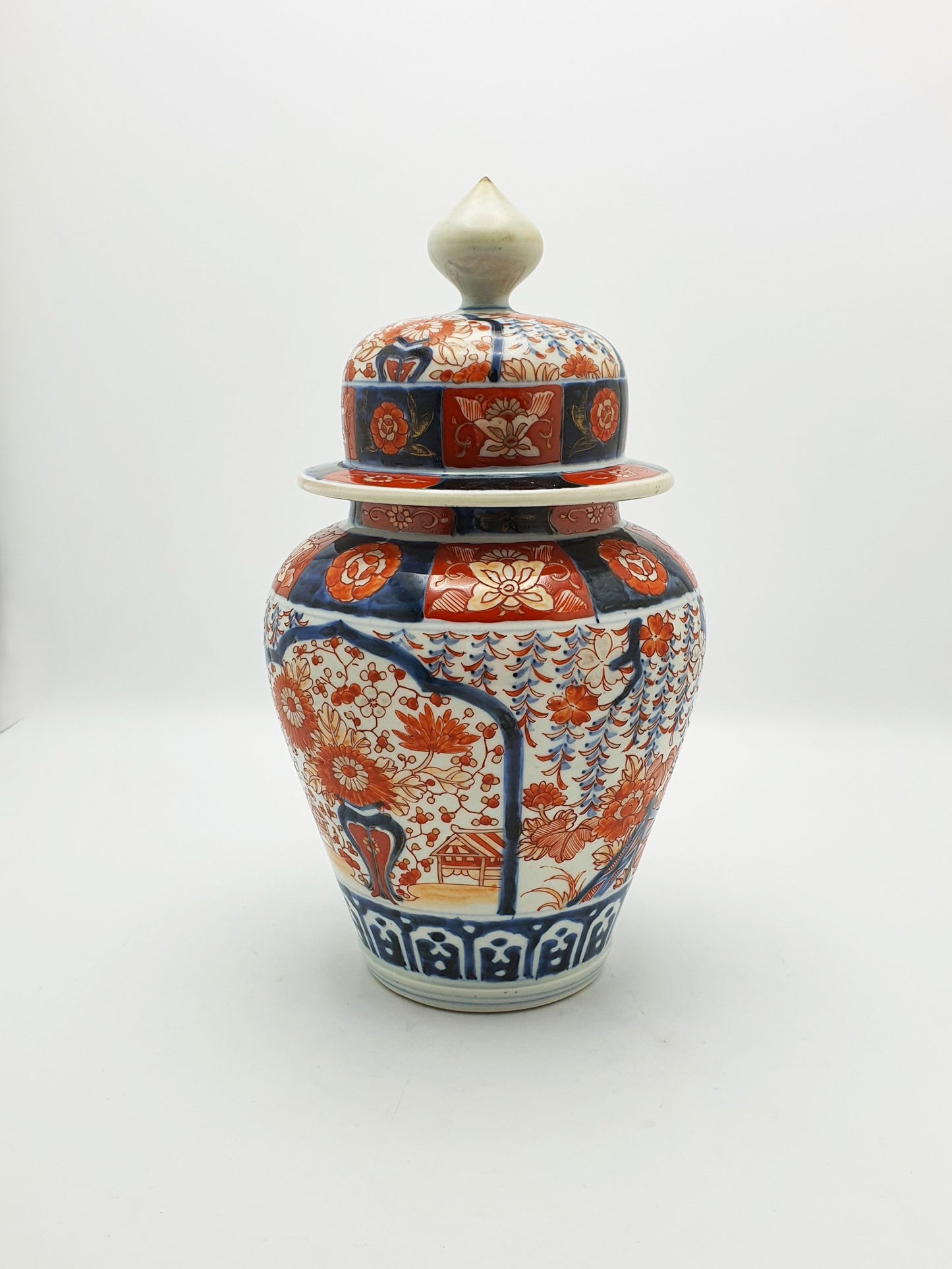 Gorgeous Antique Japanese Imari Porcelain Covered Jar / Ginger Jar – circa 1880