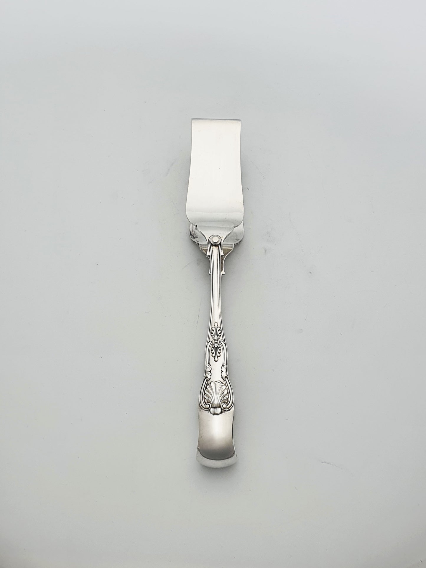 Quality Antique Edwardian Silver-Plated King’s Pattern Serving Tongs – circa 1905