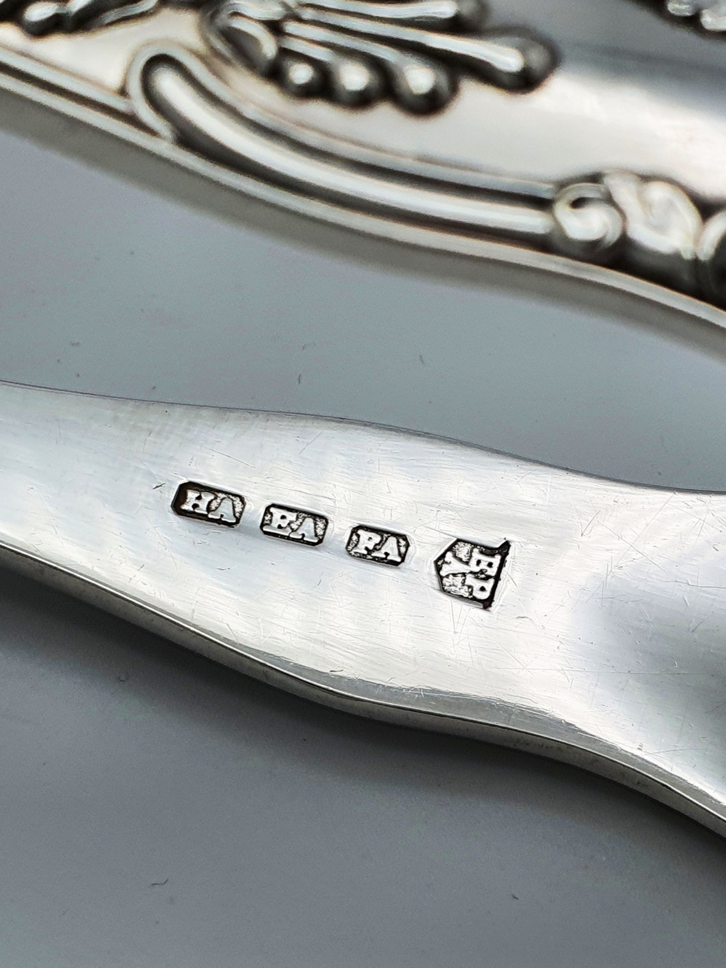 Quality Antique Edwardian Silver-Plated King’s Pattern Serving Tongs – circa 1905