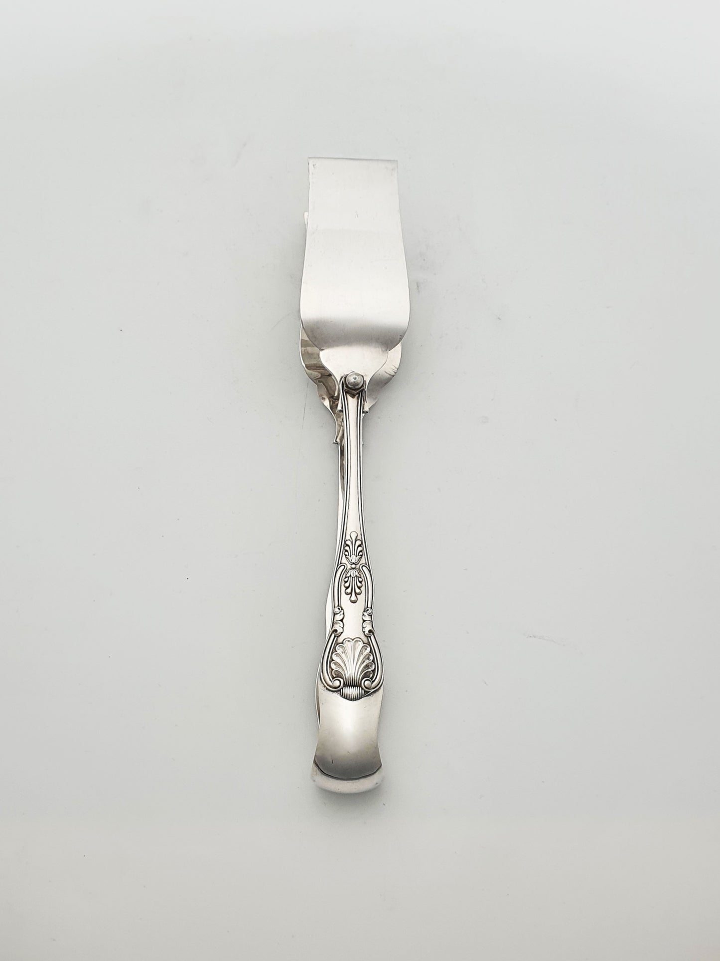 Quality Antique Edwardian Silver-Plated King’s Pattern Serving Tongs – circa 1905