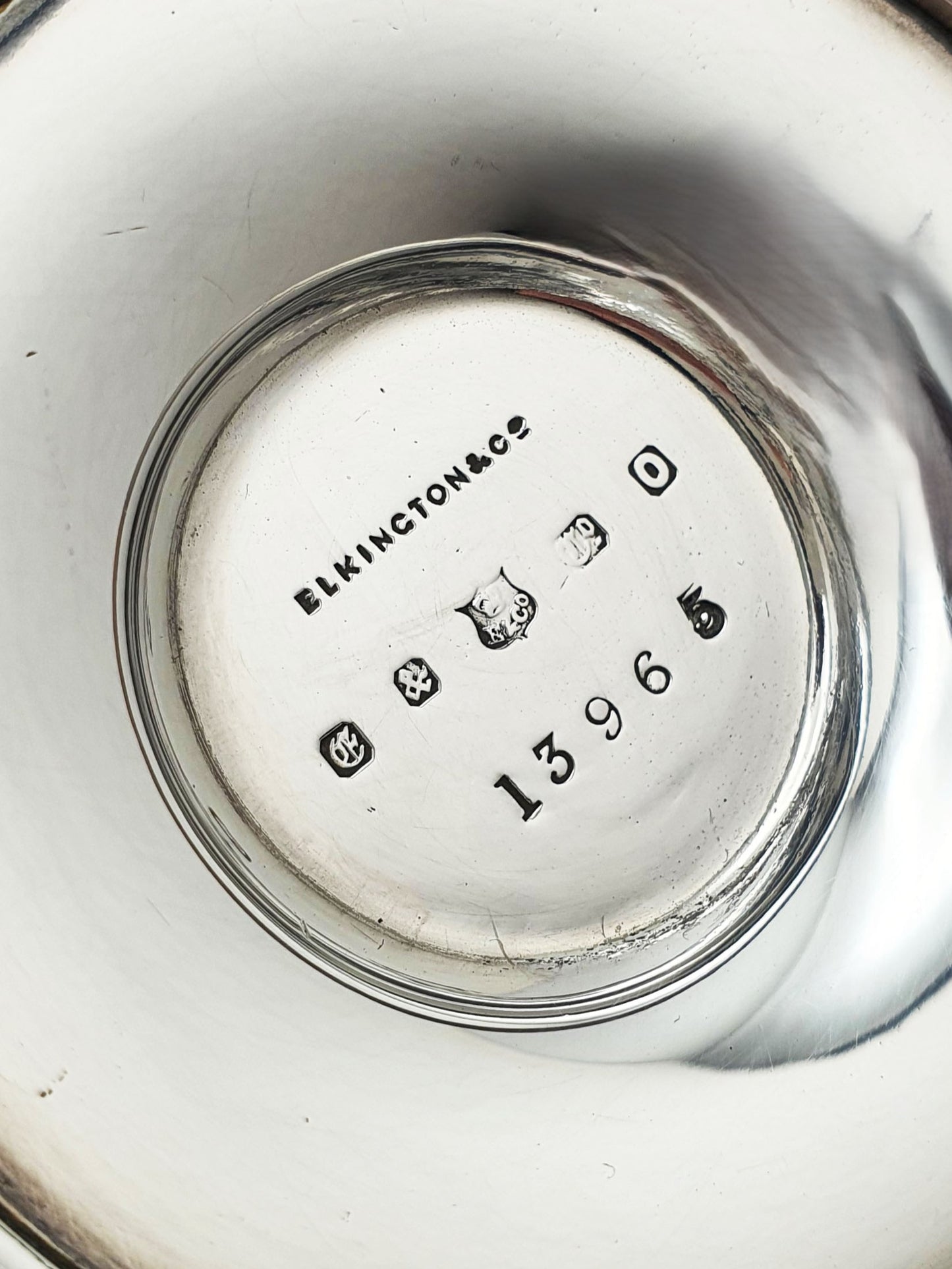 Stunning Pair of Antique Silver-Plated Elkington & Co. Vases - 1875